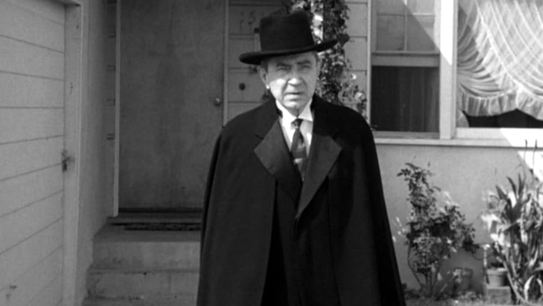 PLAN 9 FROM OUTER SPACE (1957) Bela Lugosi