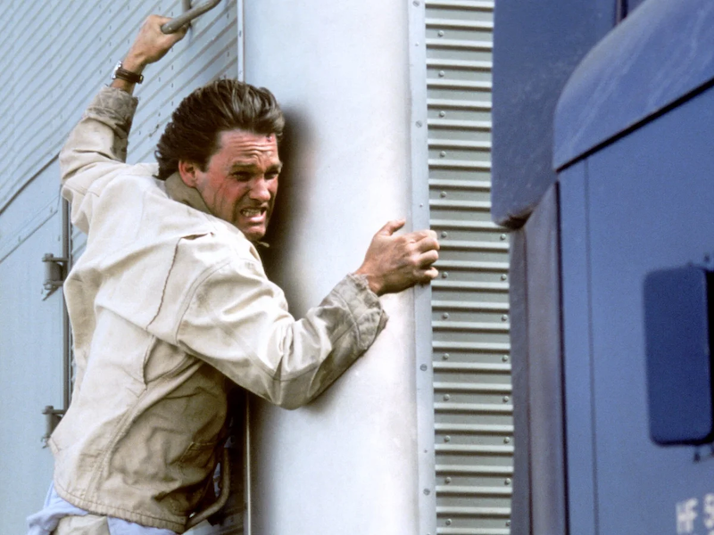 BREAKDOWN (1997) Kurt Russell on truck