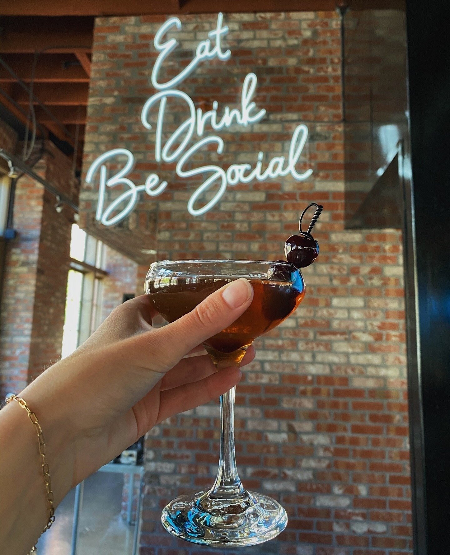 Eat. Drink. Be Social.⁠
⁠
Our motto really says it all.⁠
⁠
You want to join in on the fun? Click the link in our bio to reserve your spot on OpenTable or call (619) 398-8938 to make sure we save you a seat!⁠
⁠
#socialtap #eatdrinkbesocial