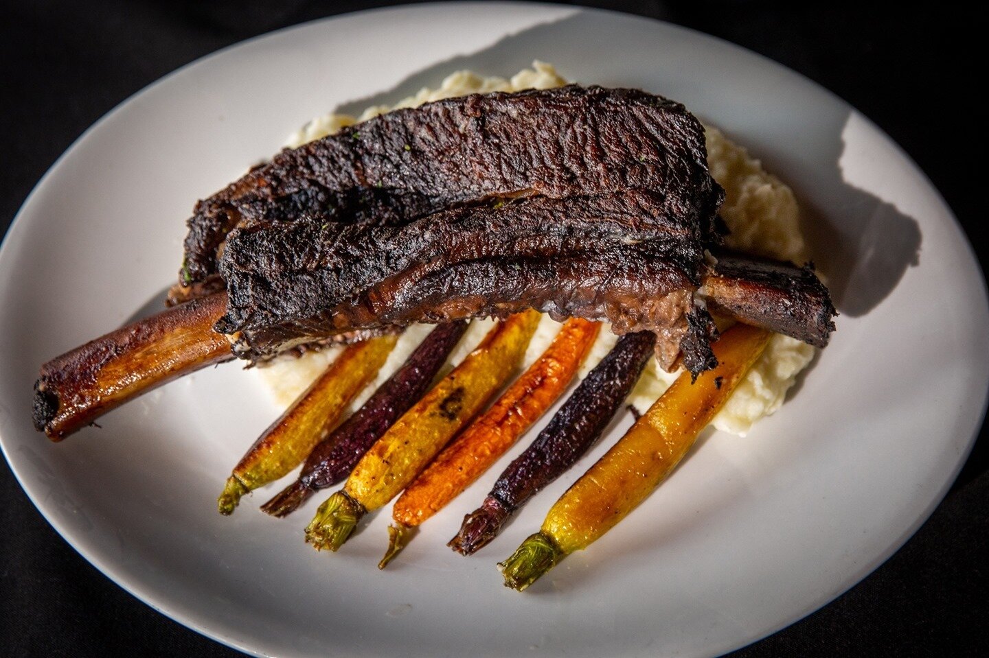 We understand it&rsquo;s not easy to see this Brandt beef prime bone-in rib without drooling all over the place. Wipe your screen off, get down here and come taste our new Brontosaurus Beef Rib for yourself!🍴⁠
⁠
(No dinosaurs were harmed in the maki