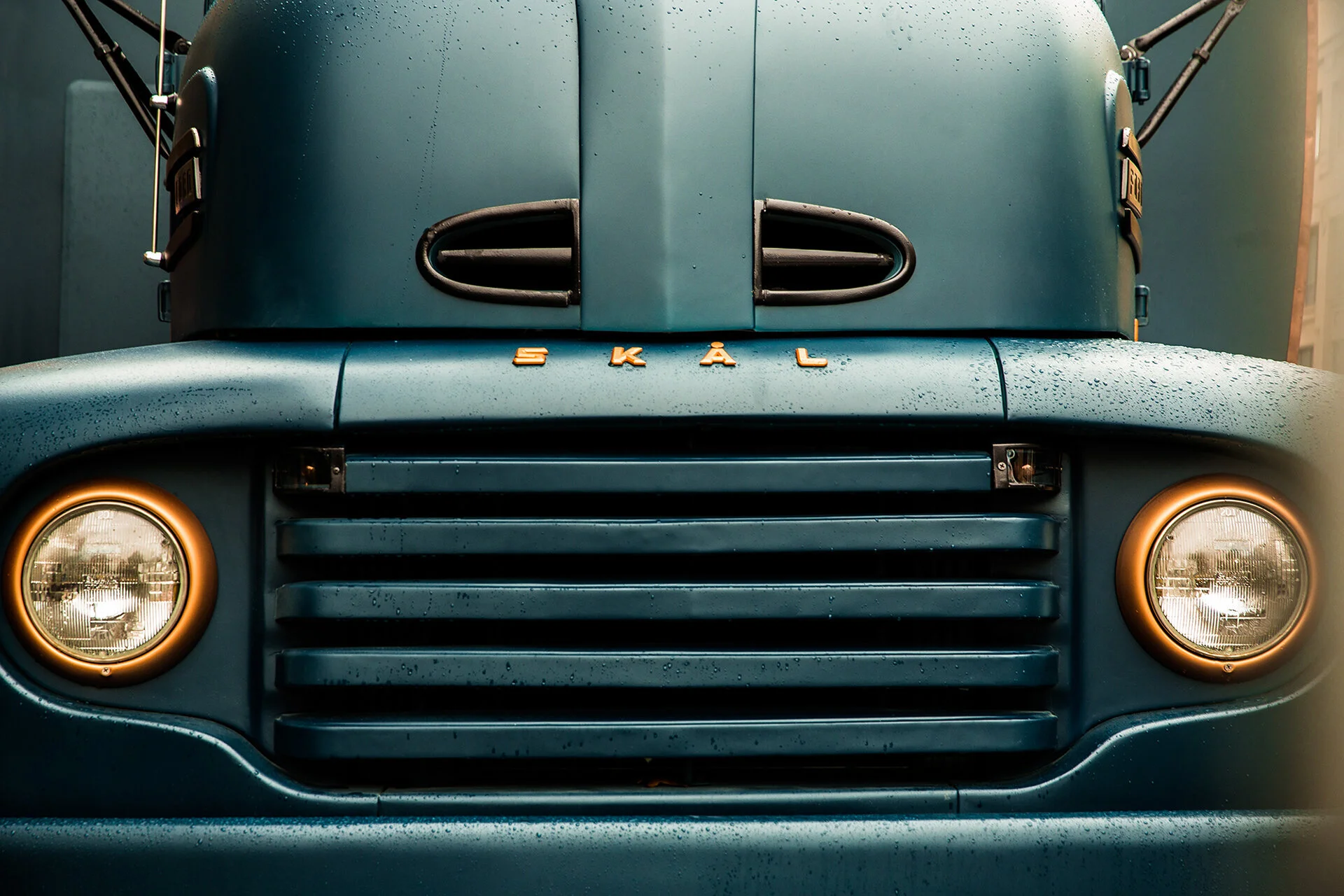 AbsolutElyx_Truck.jpg