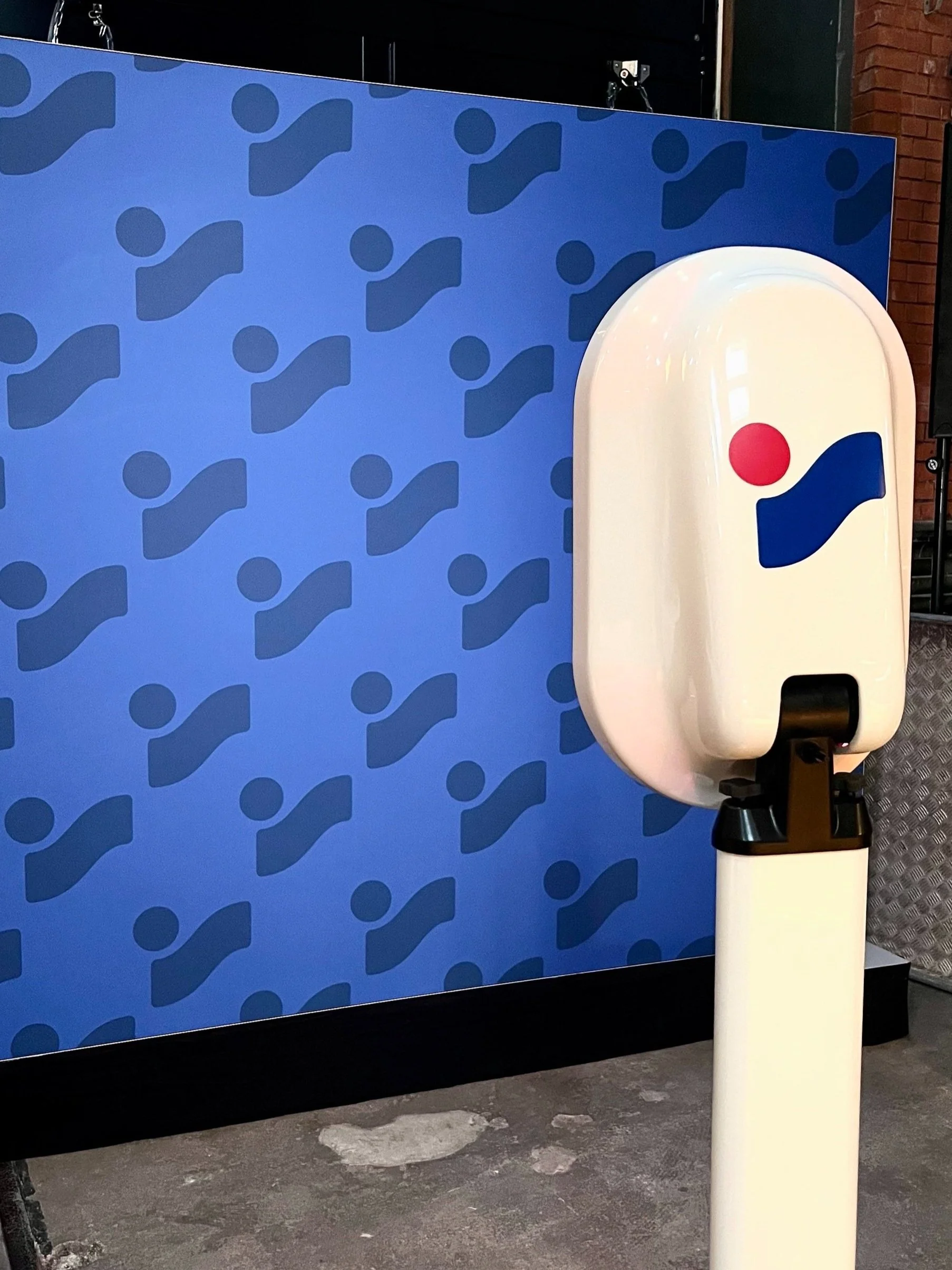 Branded photobooth voor bedrijven in Amsterdam – volledig op maat gemaakt design