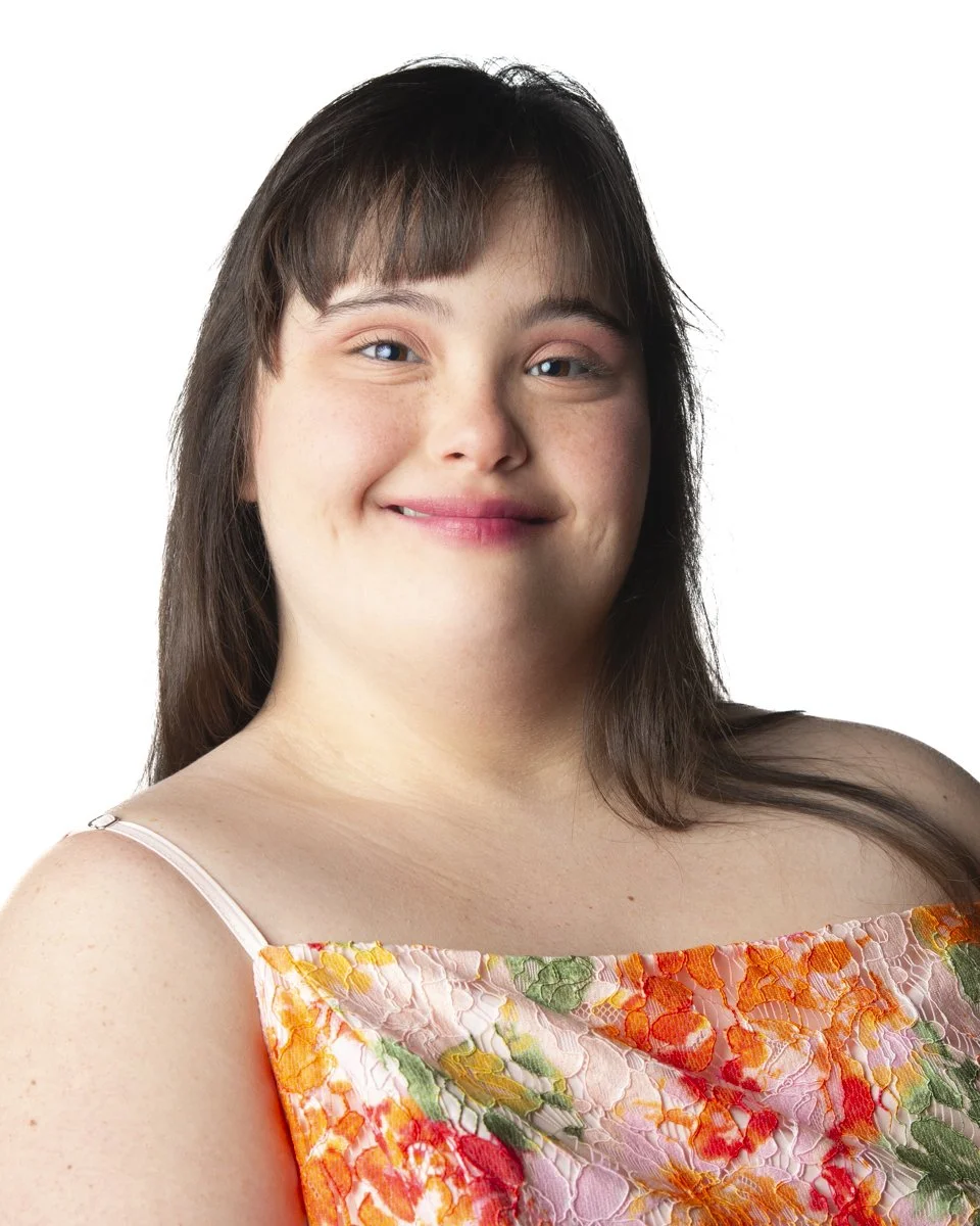 VICTORIA QUINONES ALT-2 72dpi.JPG