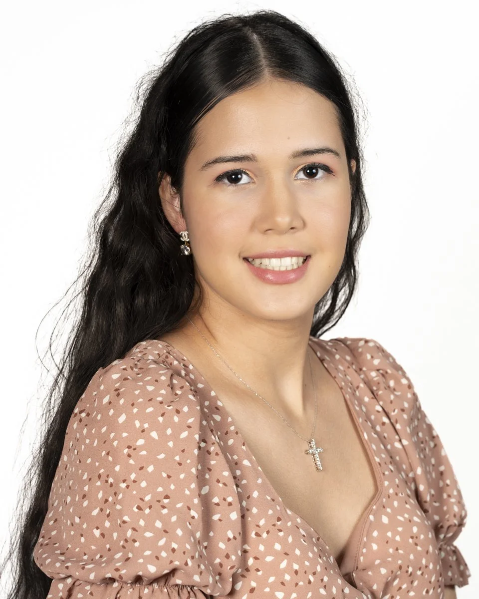 NICOLE HUGHES-2 fb72dpi.JPG