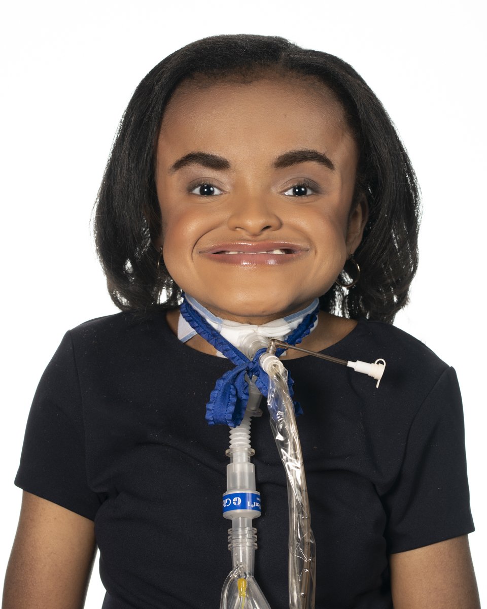 DEONC BRADLEY-2 fb72dpi.JPG