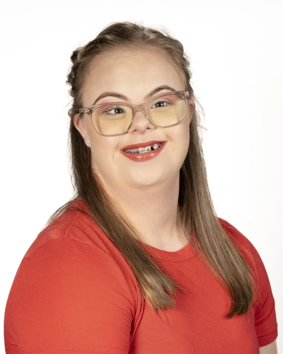 ELLIE KARR-2 fb72dpi.JPG