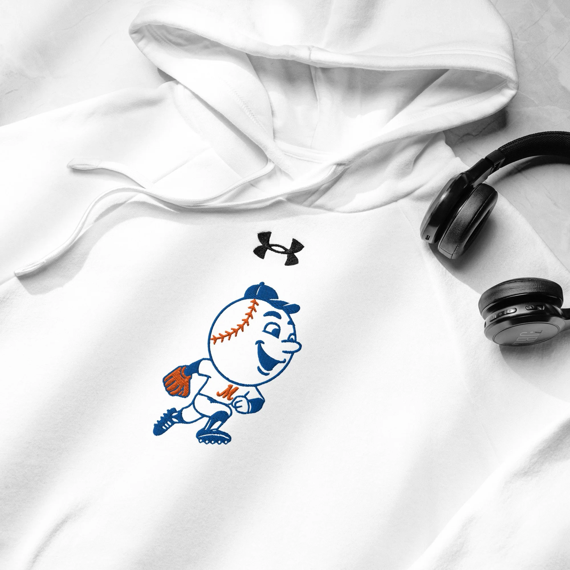 under-armour-hoodie-white-front-687ae7444e235.jpg