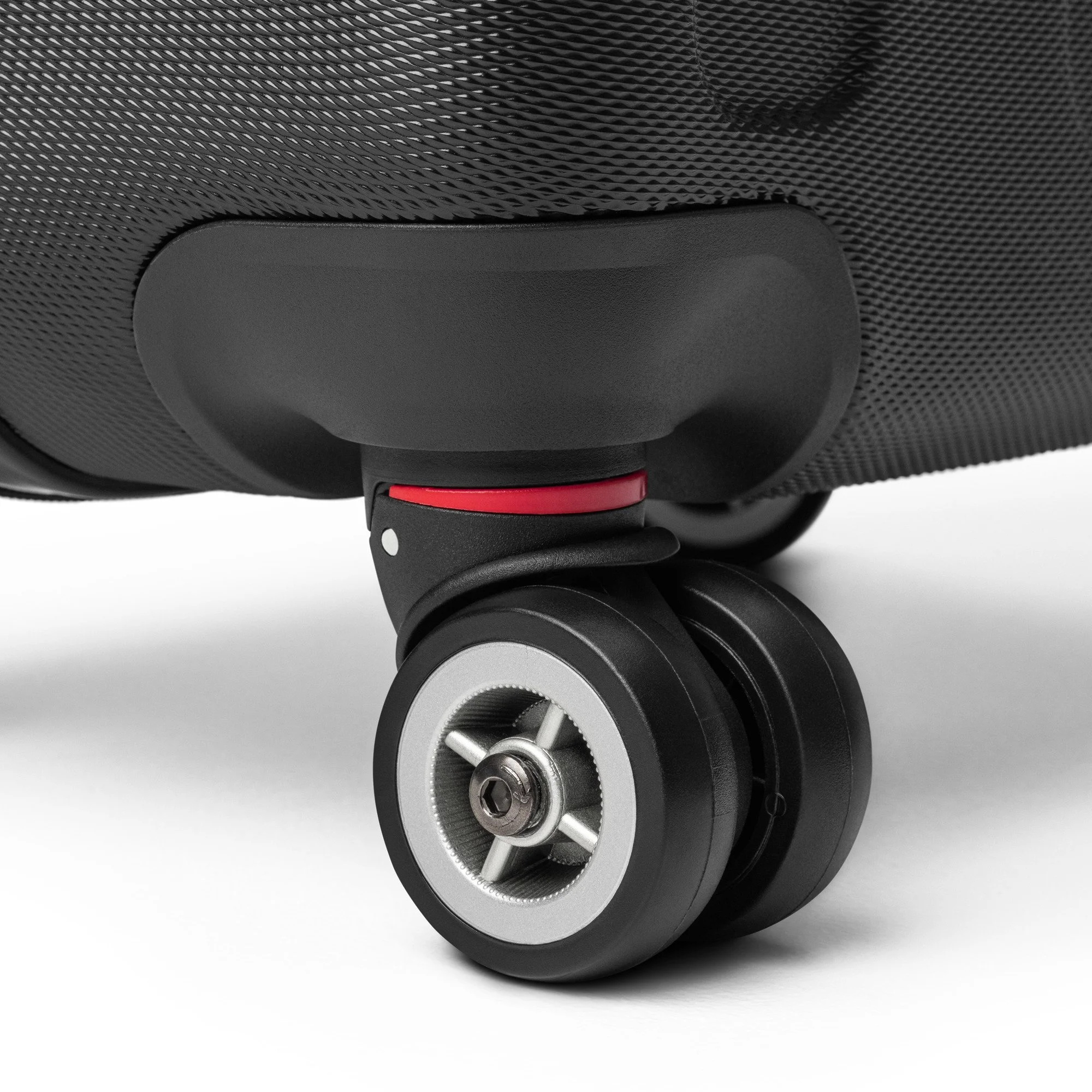 suitcase-black-medium-product-details-3-6a4b33925ac79.jpg