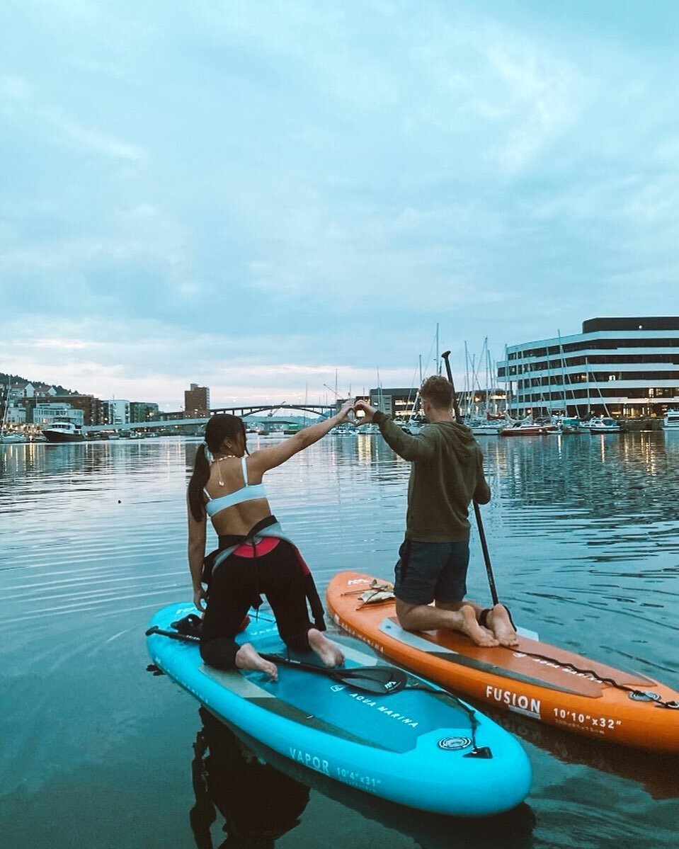 🏄🏽‍♂️ KONKURRANSE 🏄🏽‍♂️ Vi ønsker å dele to timer gratis utleie av SUP til deg og en venn. Eller to. Eller kanskje tre venner? 🐠
For å delta må du følge oss @solheimsviken_sup og kommentere din favorittem