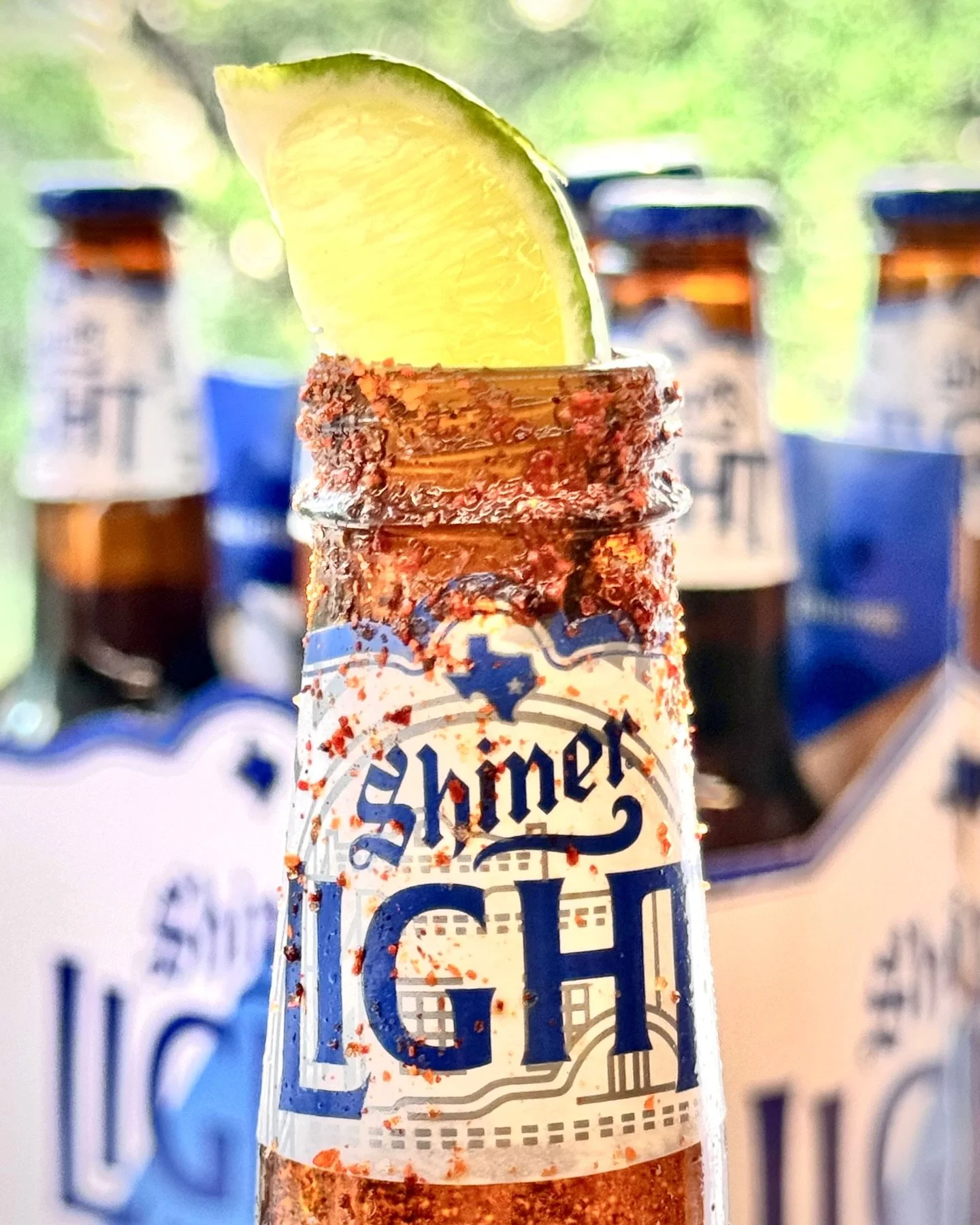 The U.S. will consume 80 million pounds of guacamole today. Chase it with a light done right. Happy Cinco de Mayo! 

#shinerbeer #cincodemayo