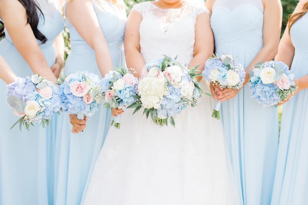 5 tips to maximise your wedding flower budget