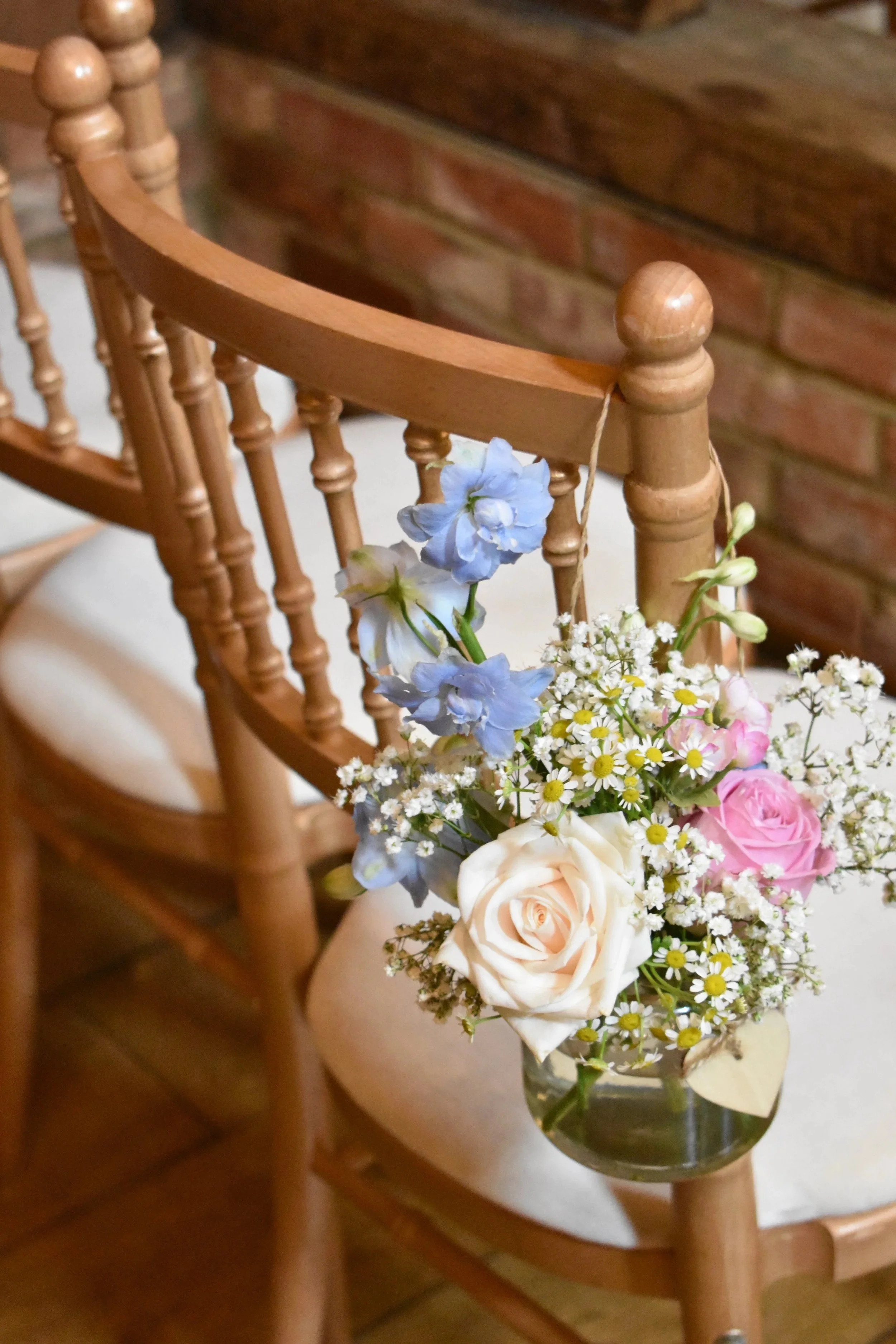 wedding aisle flowers