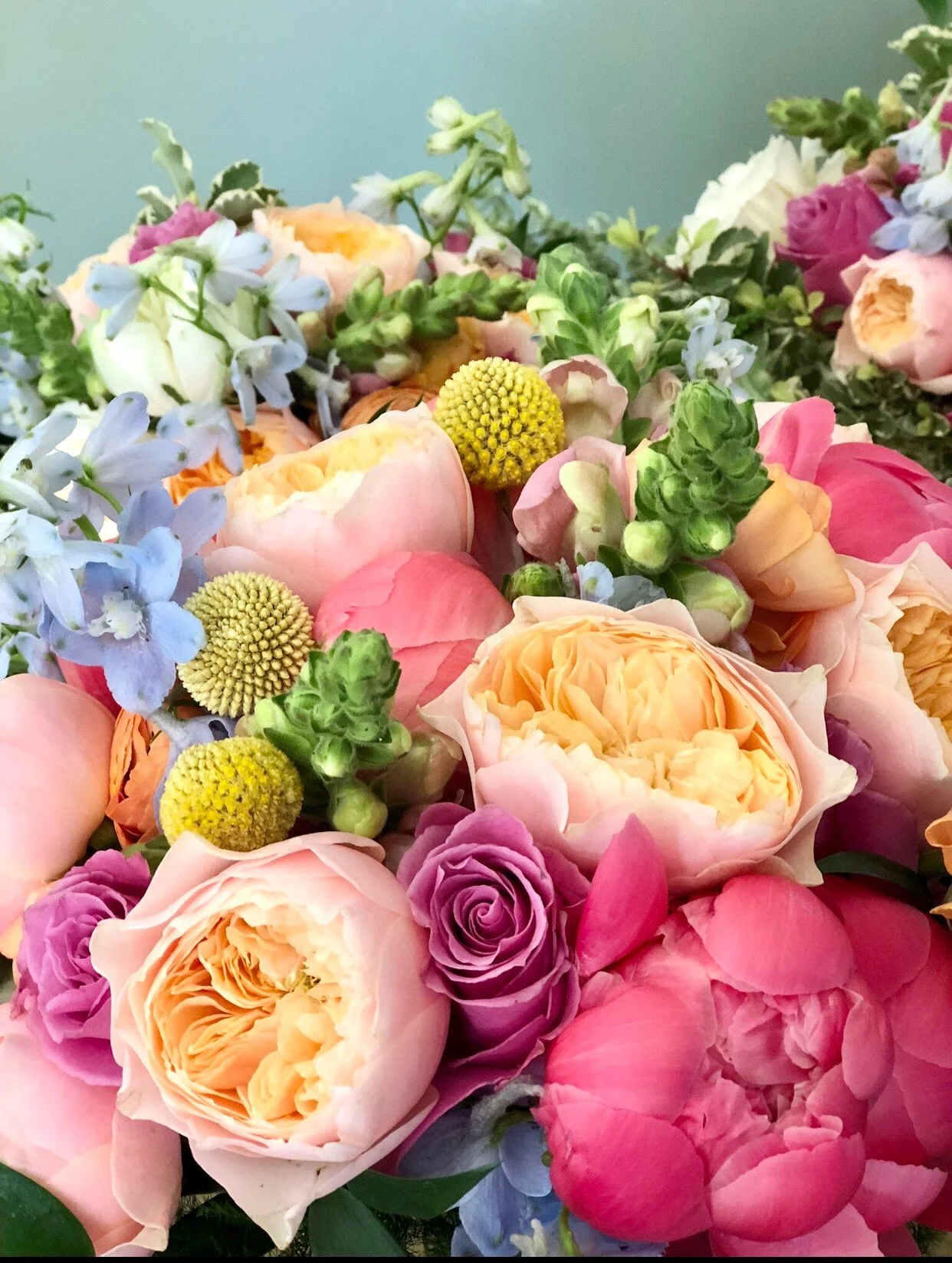 Happy first wedding Anniversary to A and S 🥰 

The couple chose a beautiful mix of spring pastels last year - I&rsquo;d forgotten how lovely the colours were.  Great choice! 😘