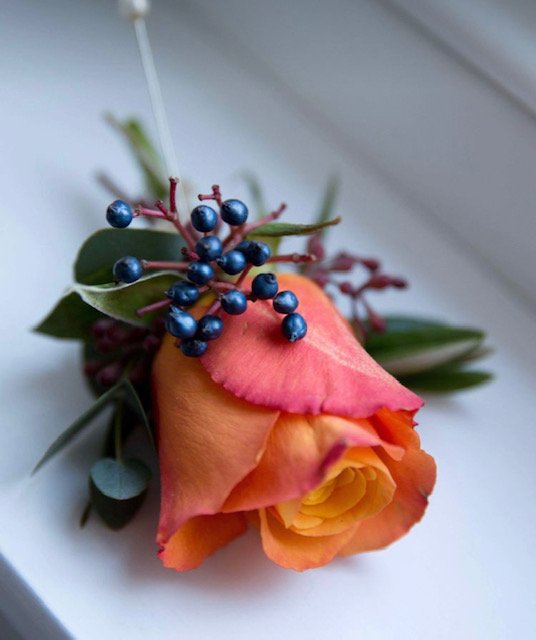 BUTTONHOLE1.jpg