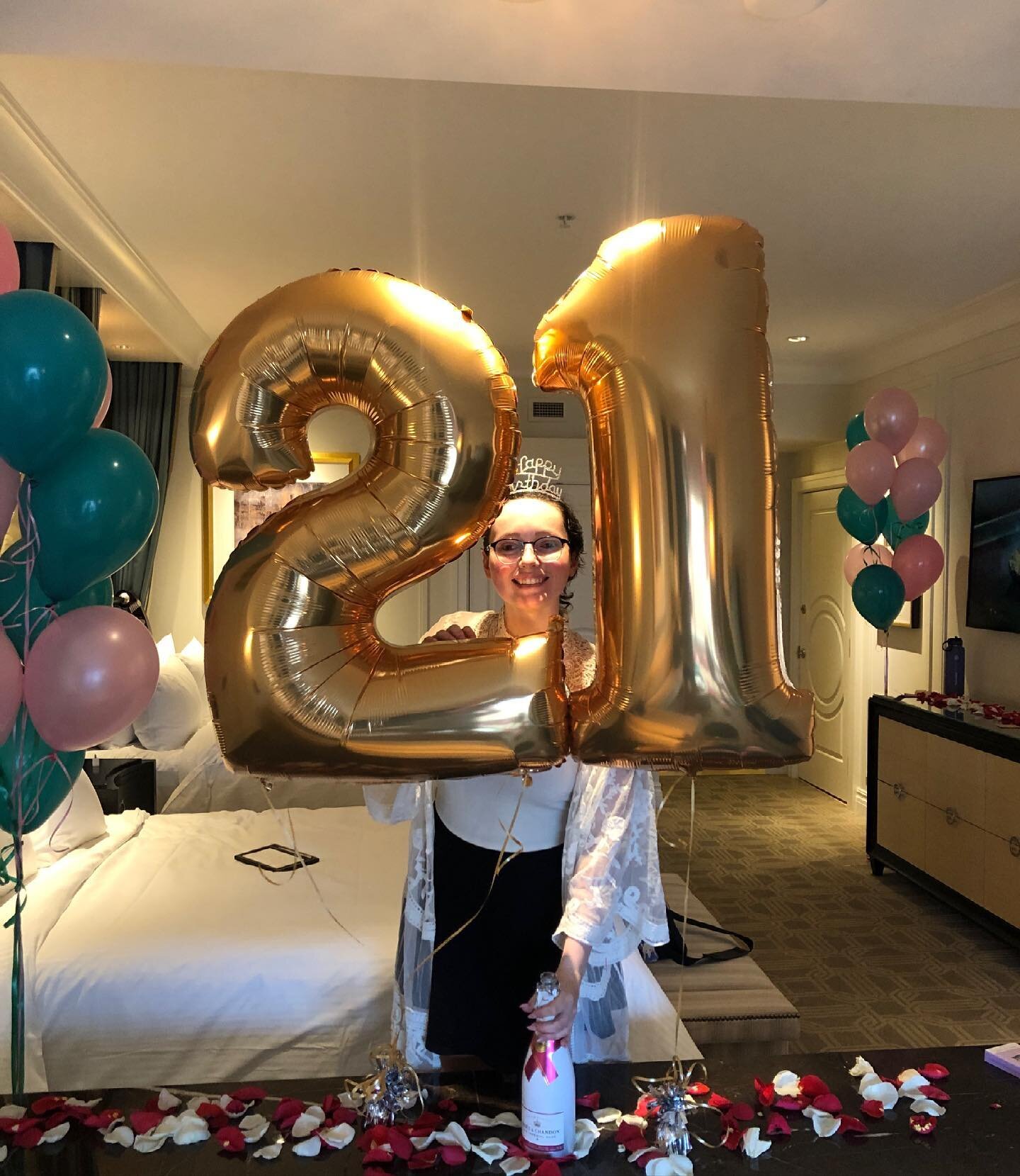 So this happened-  Baby turned 21 #21 #21stbirthday #celebrationlasvegas