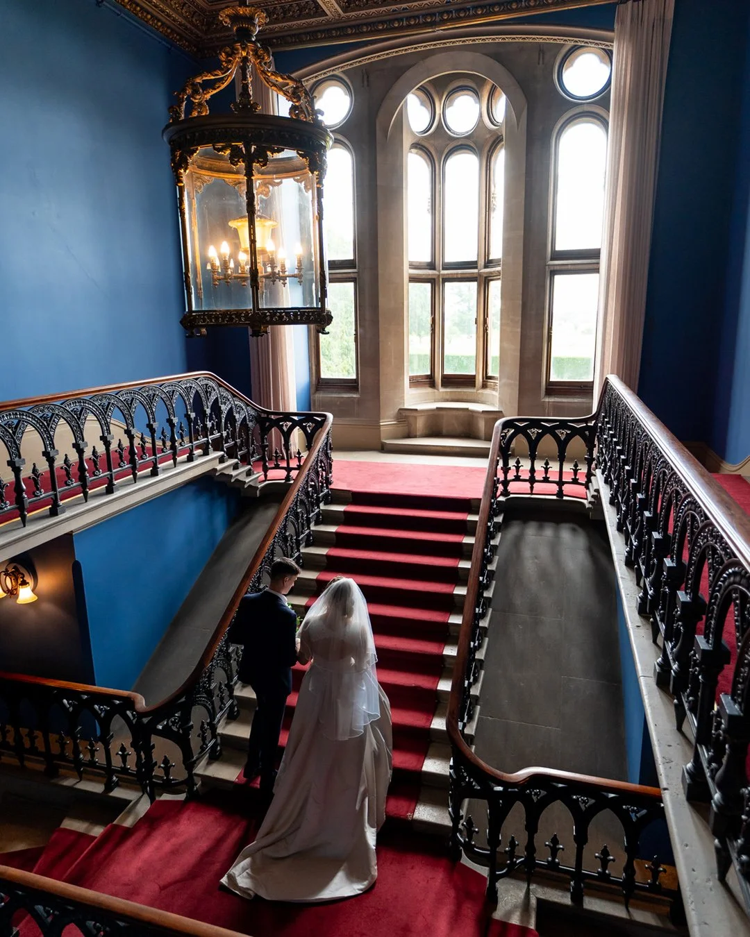 Heads up!

If you are looking for a fairytale venue in Wiltshire which is full of romantic photographic opportunities then @grittletonhouseevents might be the venue for you.

As luck would have it, they are throwing open their doors for their Autumn 