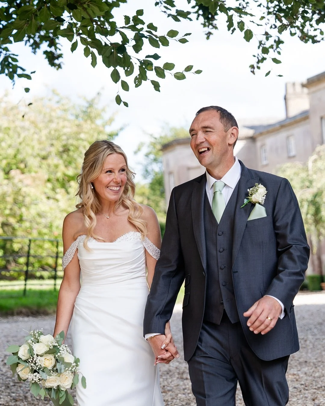 A few frames from Adella and Jamie&rsquo;s epically gorgeous wedding at @pennardhouse - a beautiful day for a beautiful couple 💖

Venue: @pennardhouse 
Photography: @copperandblossom 
Flowers: @coppergreenflowers 
Cake: @myrtlebakerywarminster 
Hair