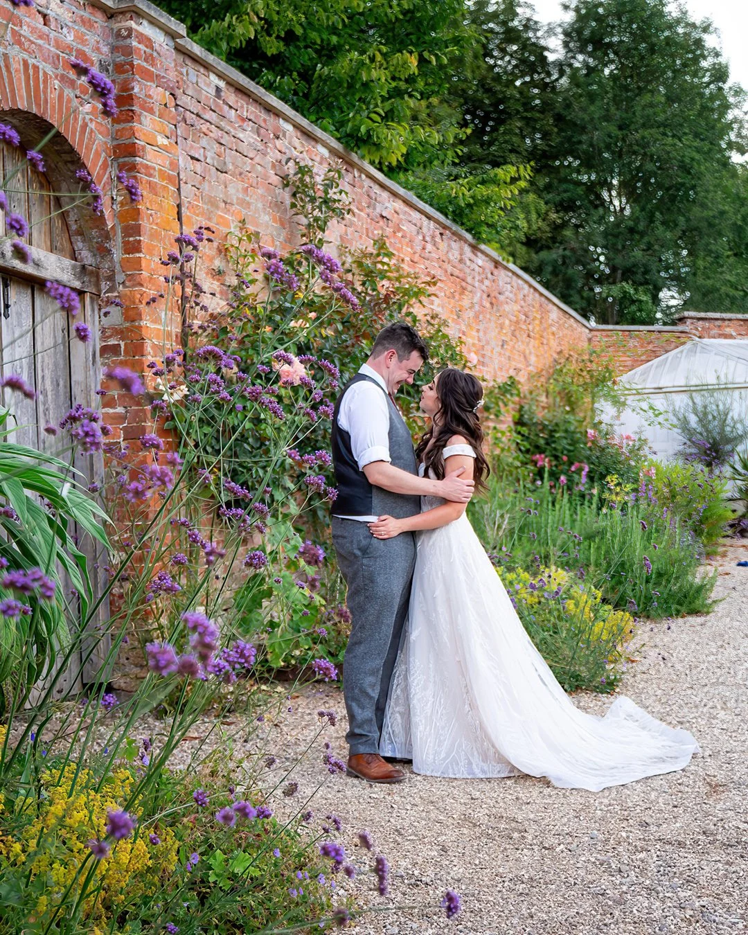 Q. What's your editing style?

Every photographer has their own editing style and I feel it's just as important a deciding factor as photographic approach and cost when it comes to choosing your wedding photographer.

I describe my editing style as c