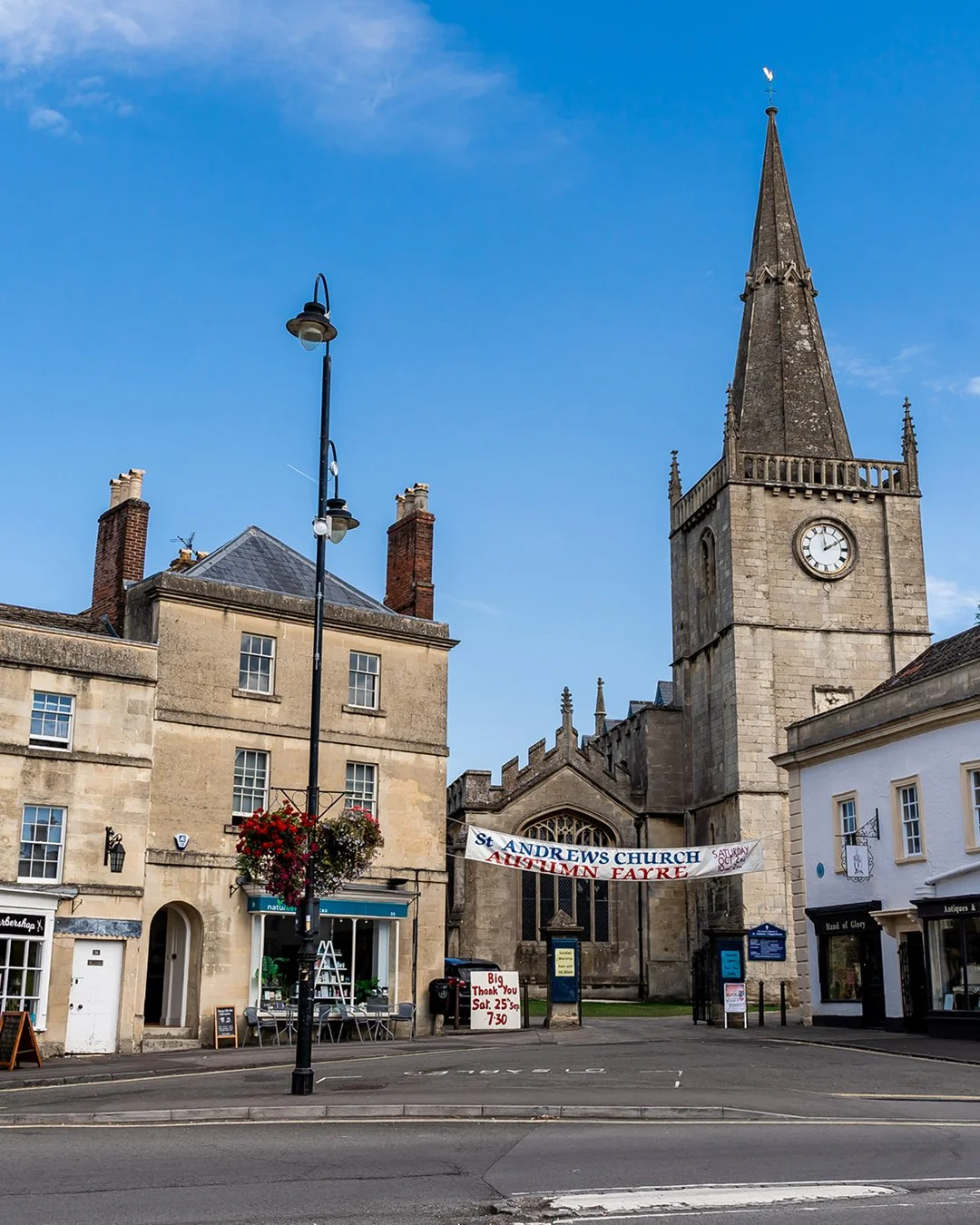 Did you know that I have an office at the top of Chippenham High Street?

It's a great base where you'll find me most days (during the busy summer months at least 😆) editing copious amounts of photos and dealing with admin. 

It's also a great space