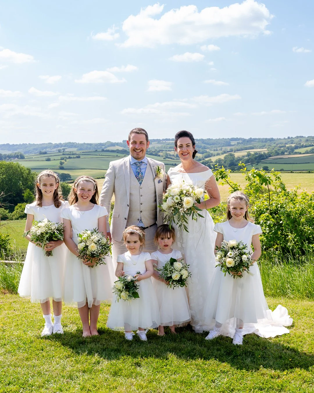 A wedding story in 7 chapters.

Chapter 4 : The drinks reception and formal photos

Drinks and canap&eacute;s - yes please! Formal photos - errr....can we make it quick?!

The drinks reception is a gold mine for candid photos. Everyone is relaxed and