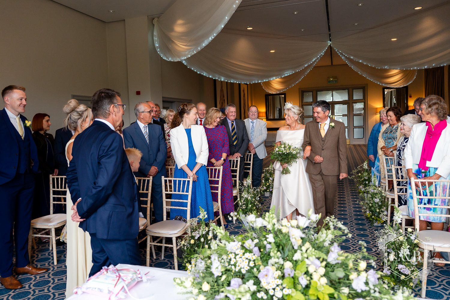 bowood-intimate-wedding-photography-015.jpg
