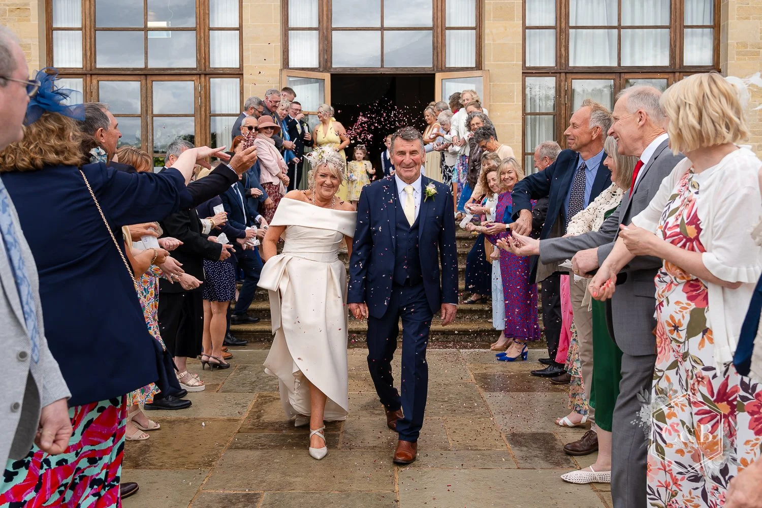 bowood-intimate-wedding-photography-027.jpg