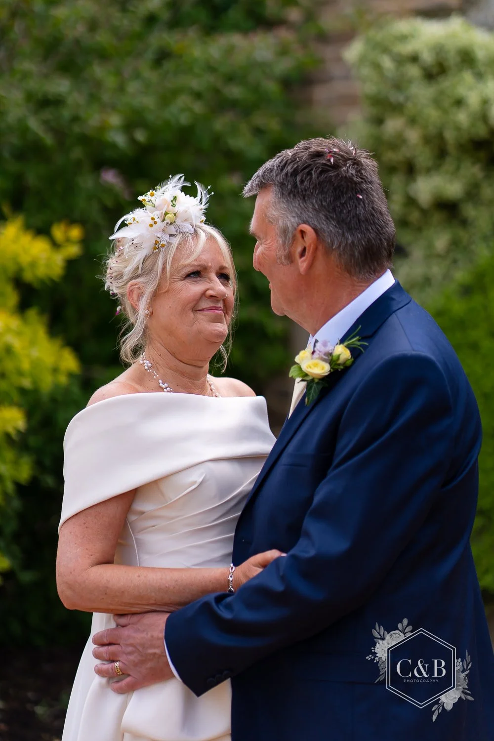 bowood-intimate-wedding-photography-034.jpg