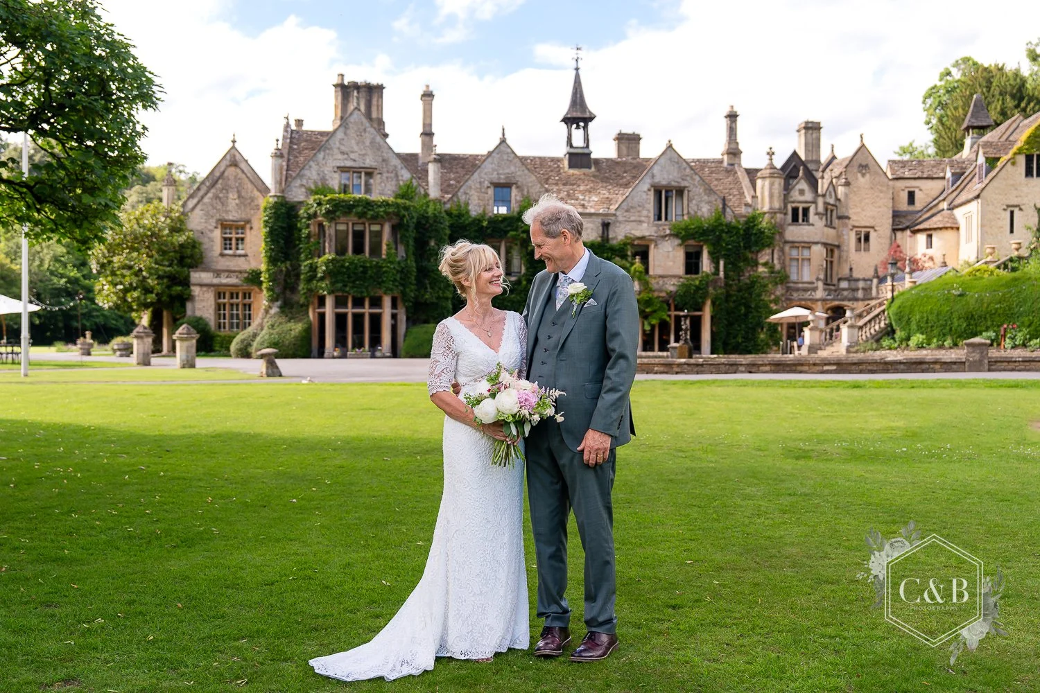 castle-combe-manor-house-wedding-photography-010.jpg