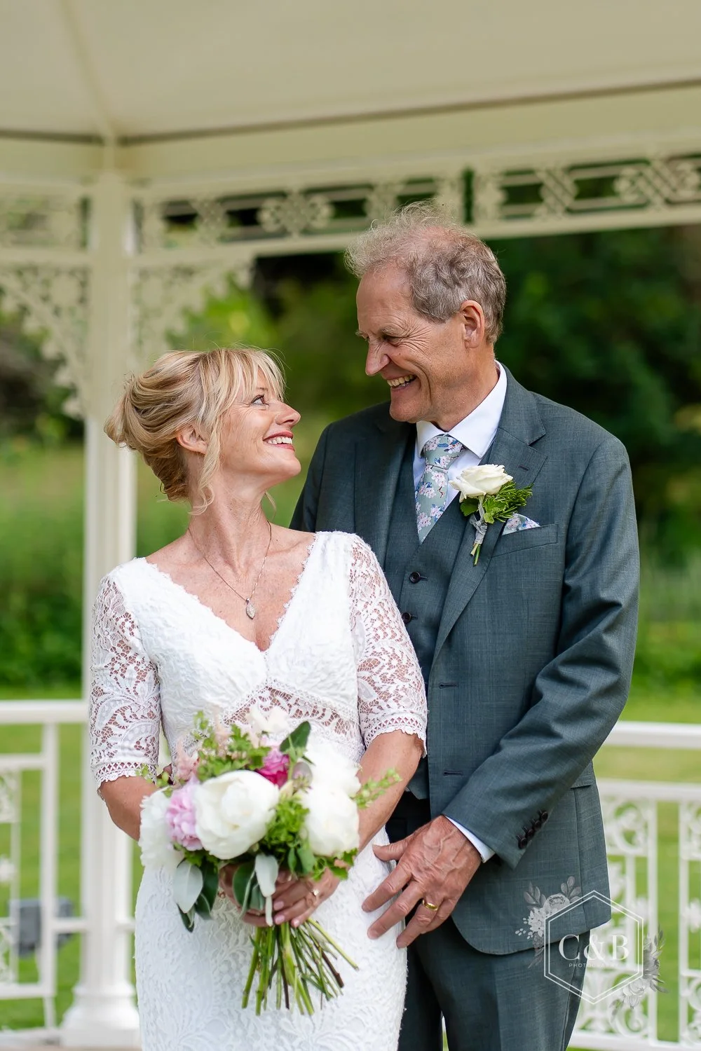castle-combe-manor-house-wedding-photography-022.jpg