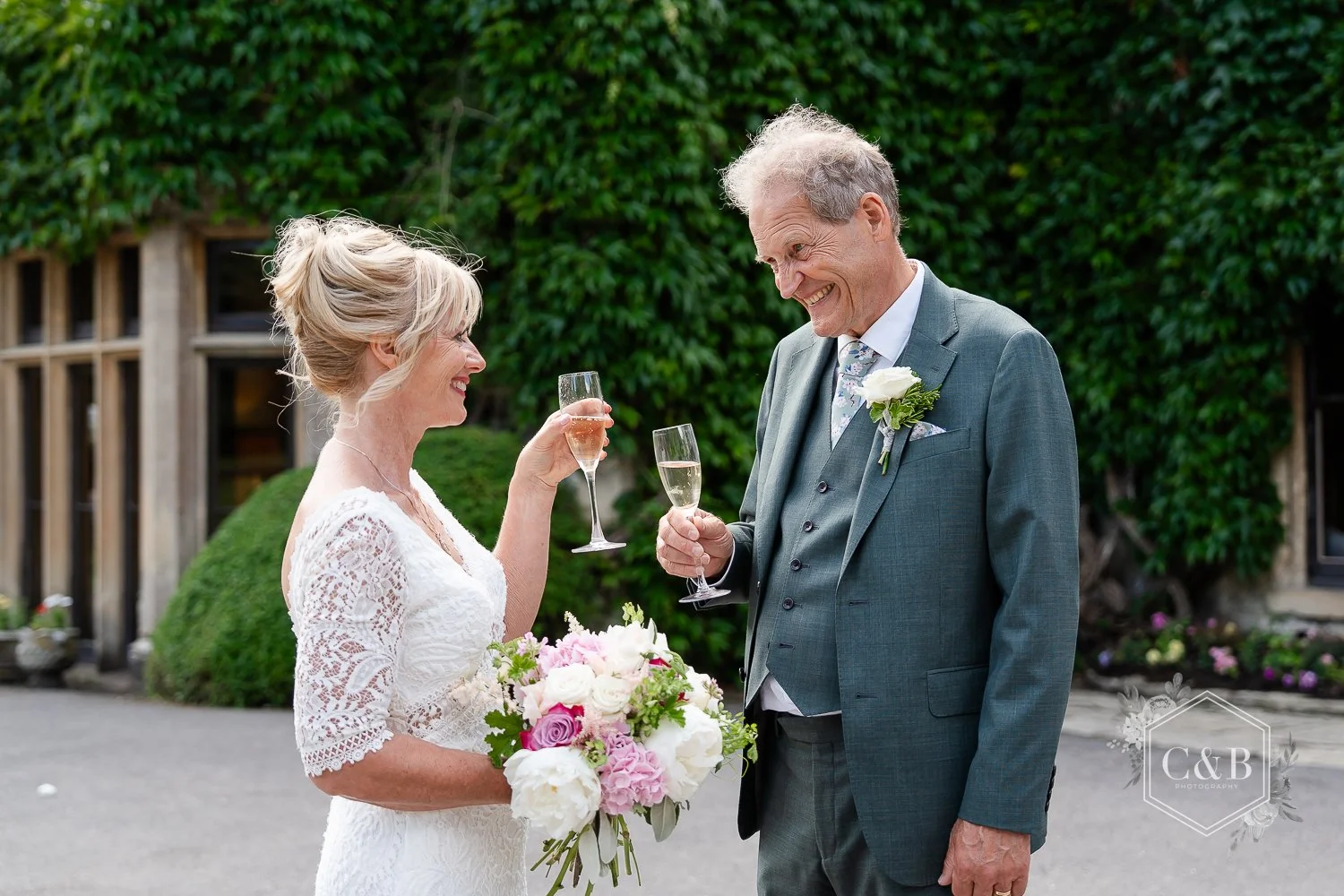 castle-combe-manor-house-wedding-photography-028.jpg