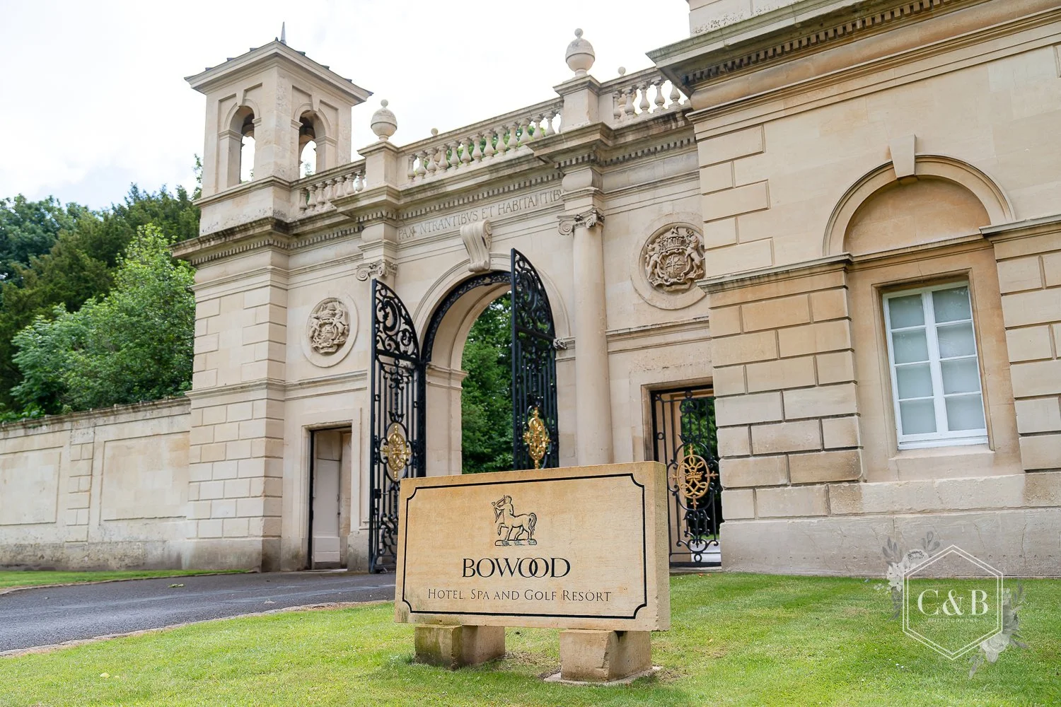 bowood-hotel-wedding-photography-002.jpg