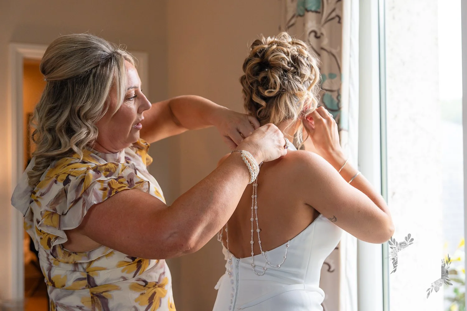 bowood-hotel-wedding-photography-015.jpg