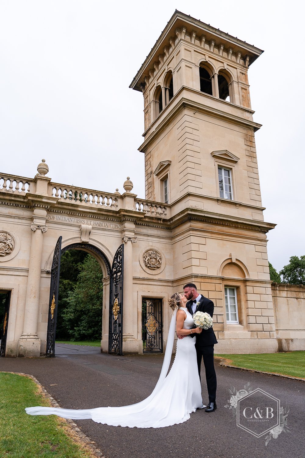 bowood-hotel-wedding-photography-052.jpg