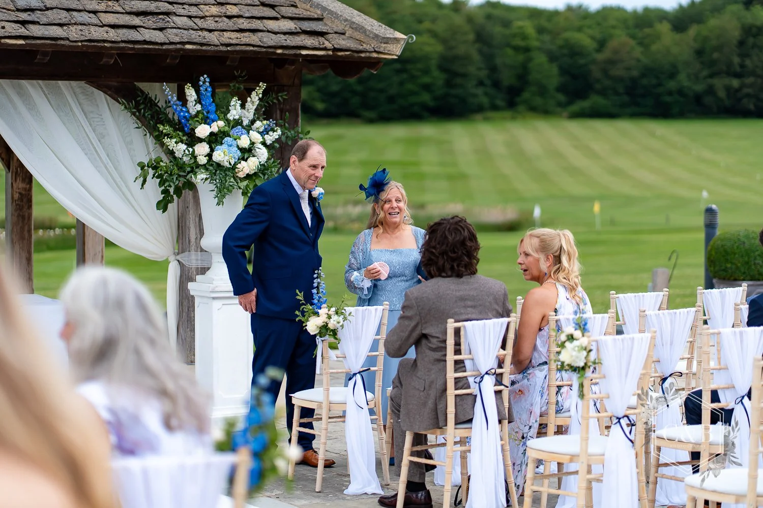 bowood-outdoor-wedding-photography-027.jpg