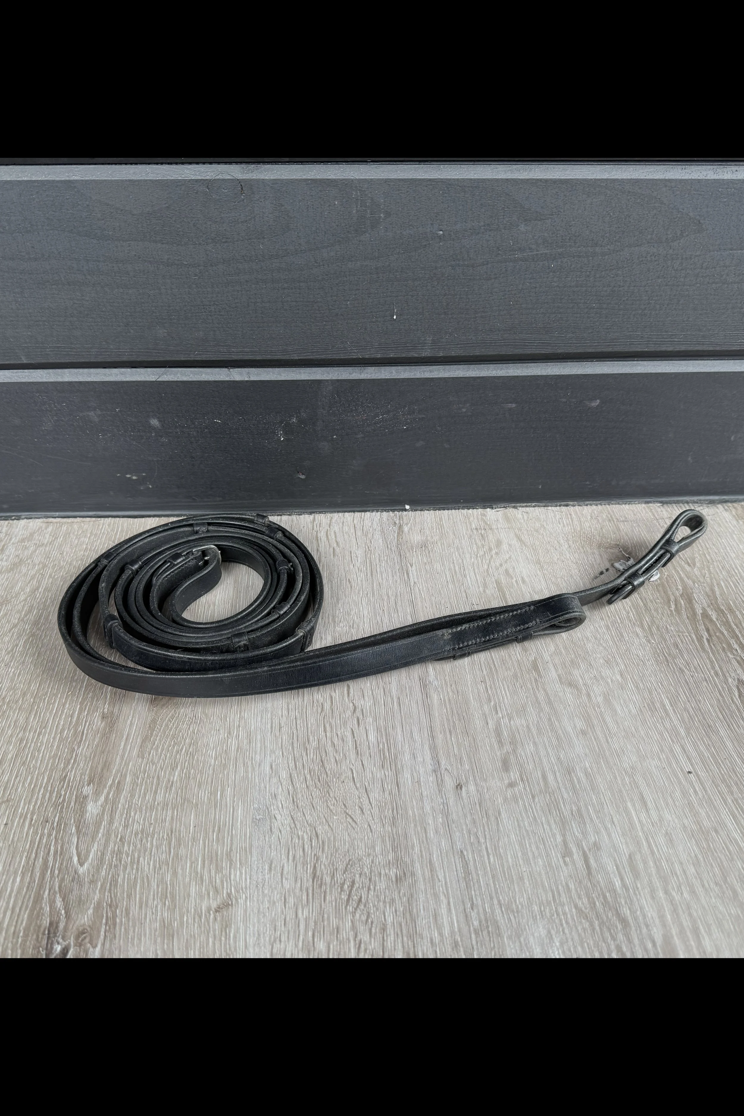 5/8" Plain Leather Reins With Stops In Black - XL