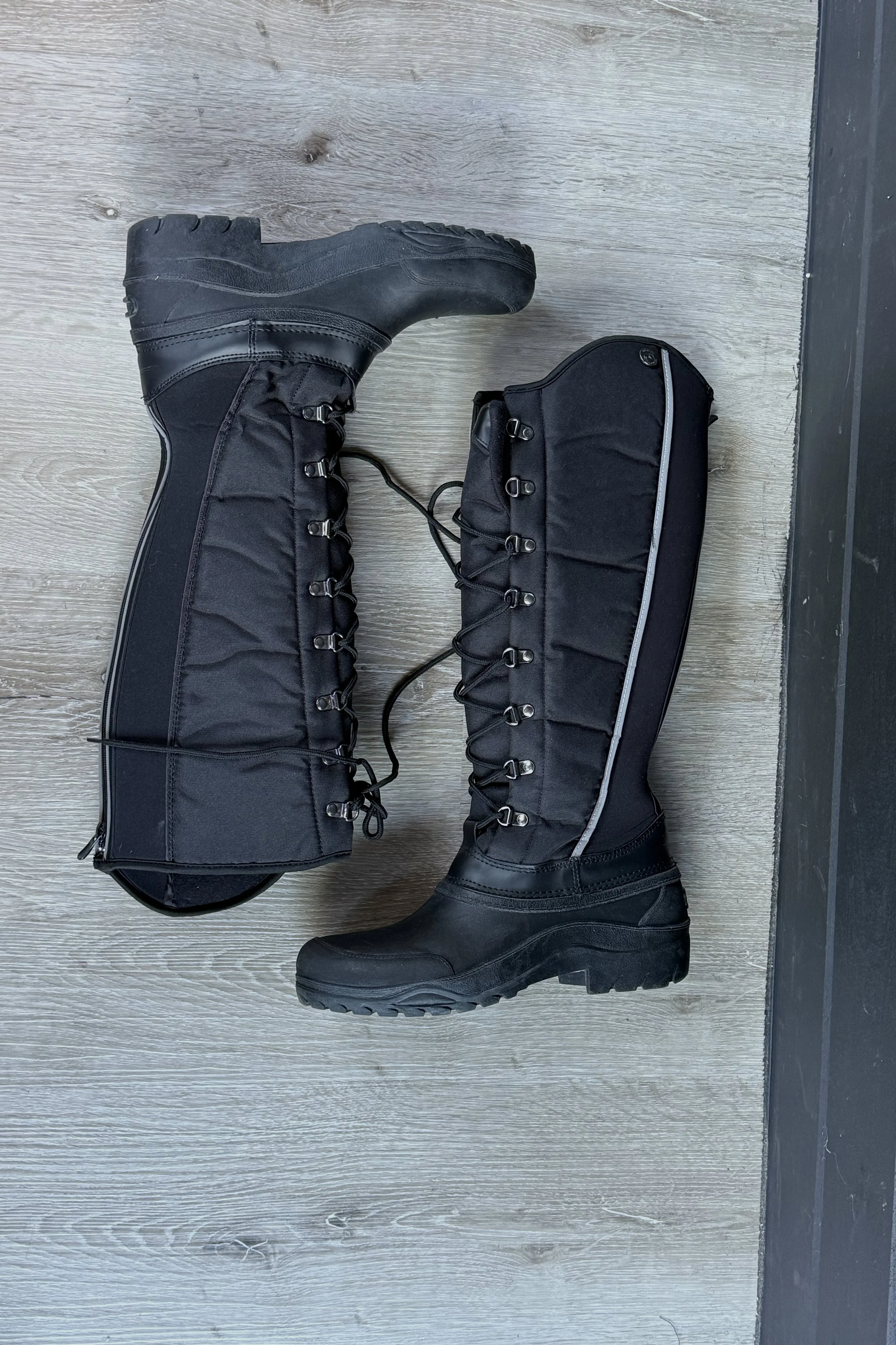 winter boots 1.jpg