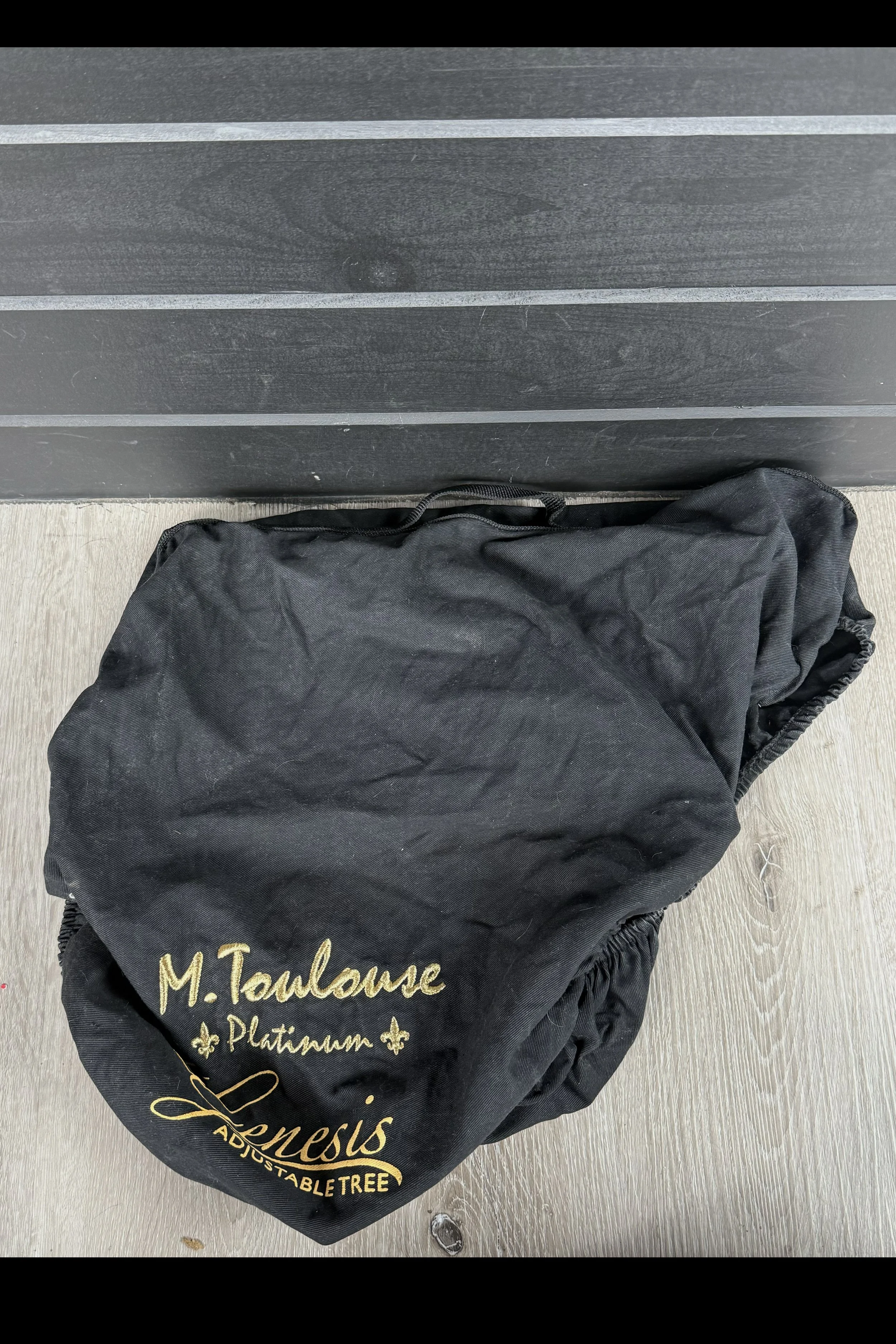 Genesis M Toulouse AP Saddle Cover In Black