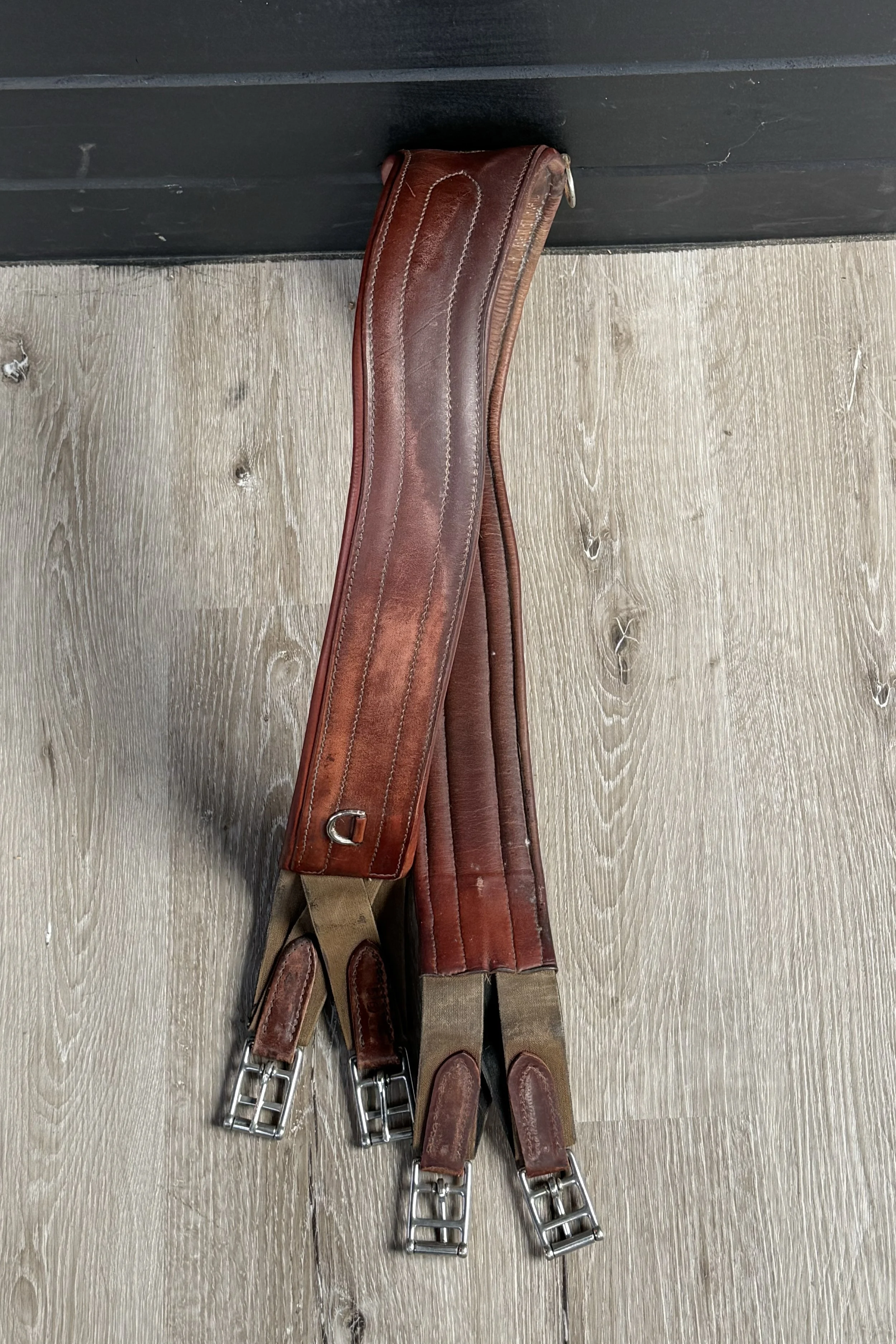 Jaguar Leather Contour Girth In Brown - 56"