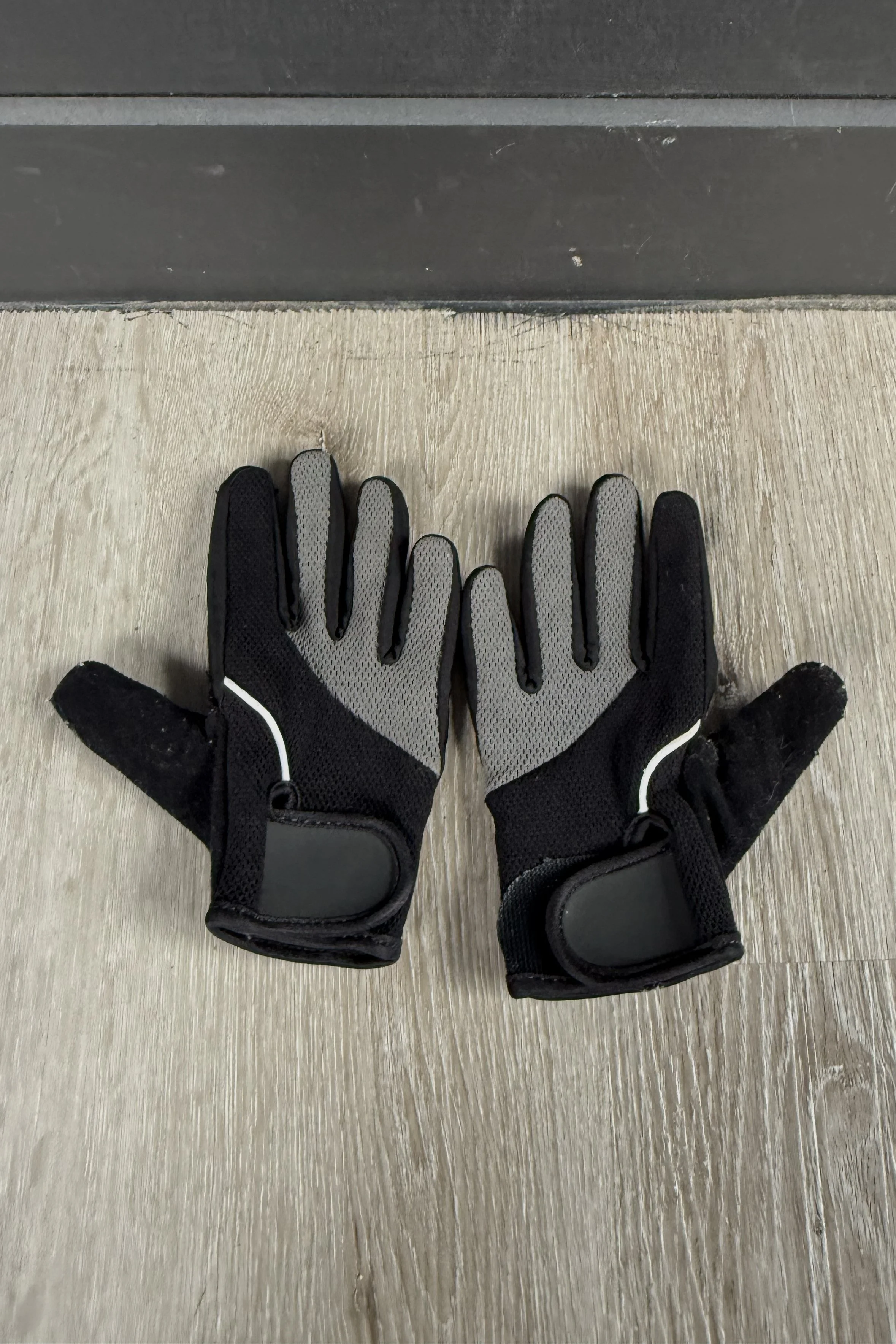 gloves 1.jpg