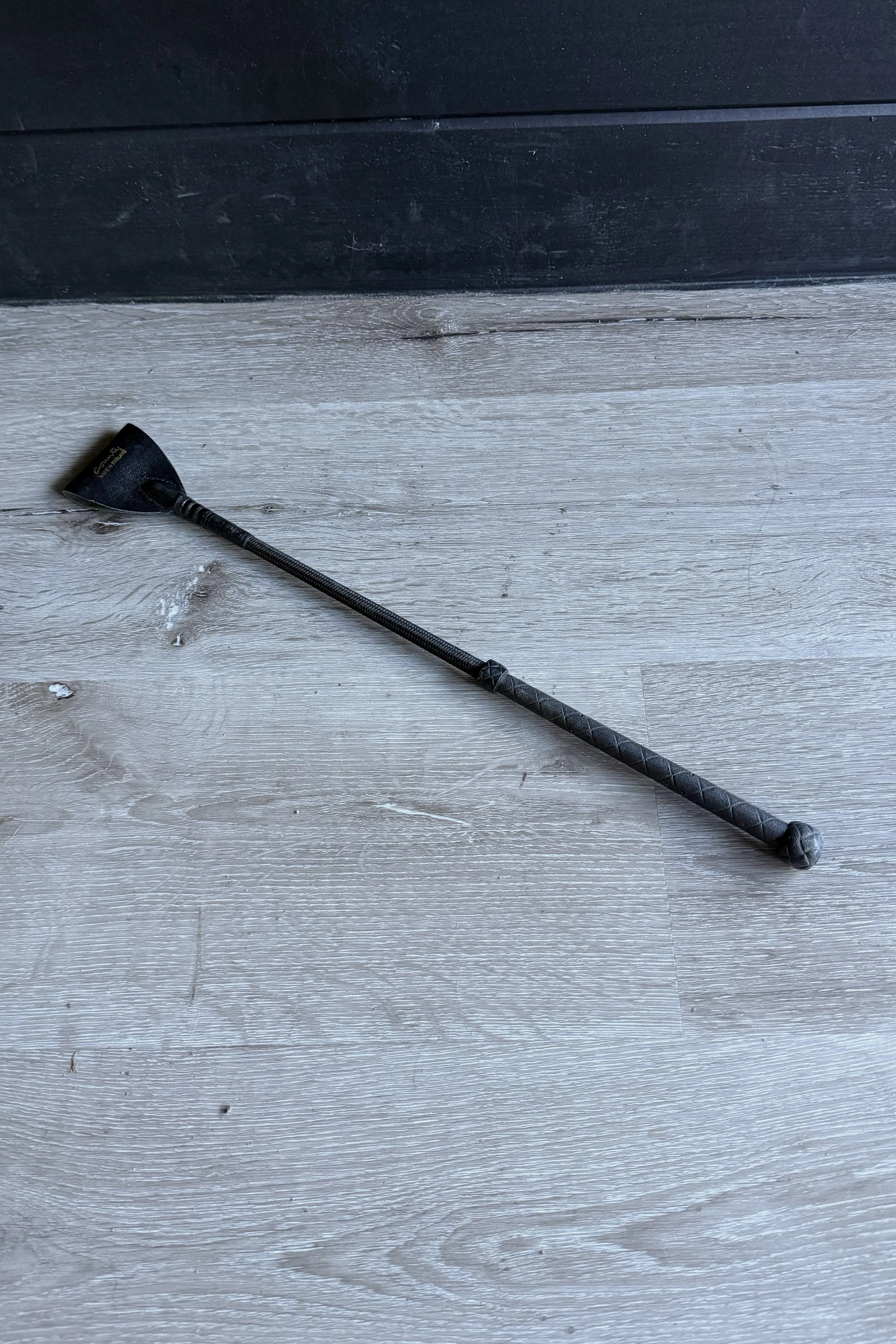Jumping Bat In Black - 17"