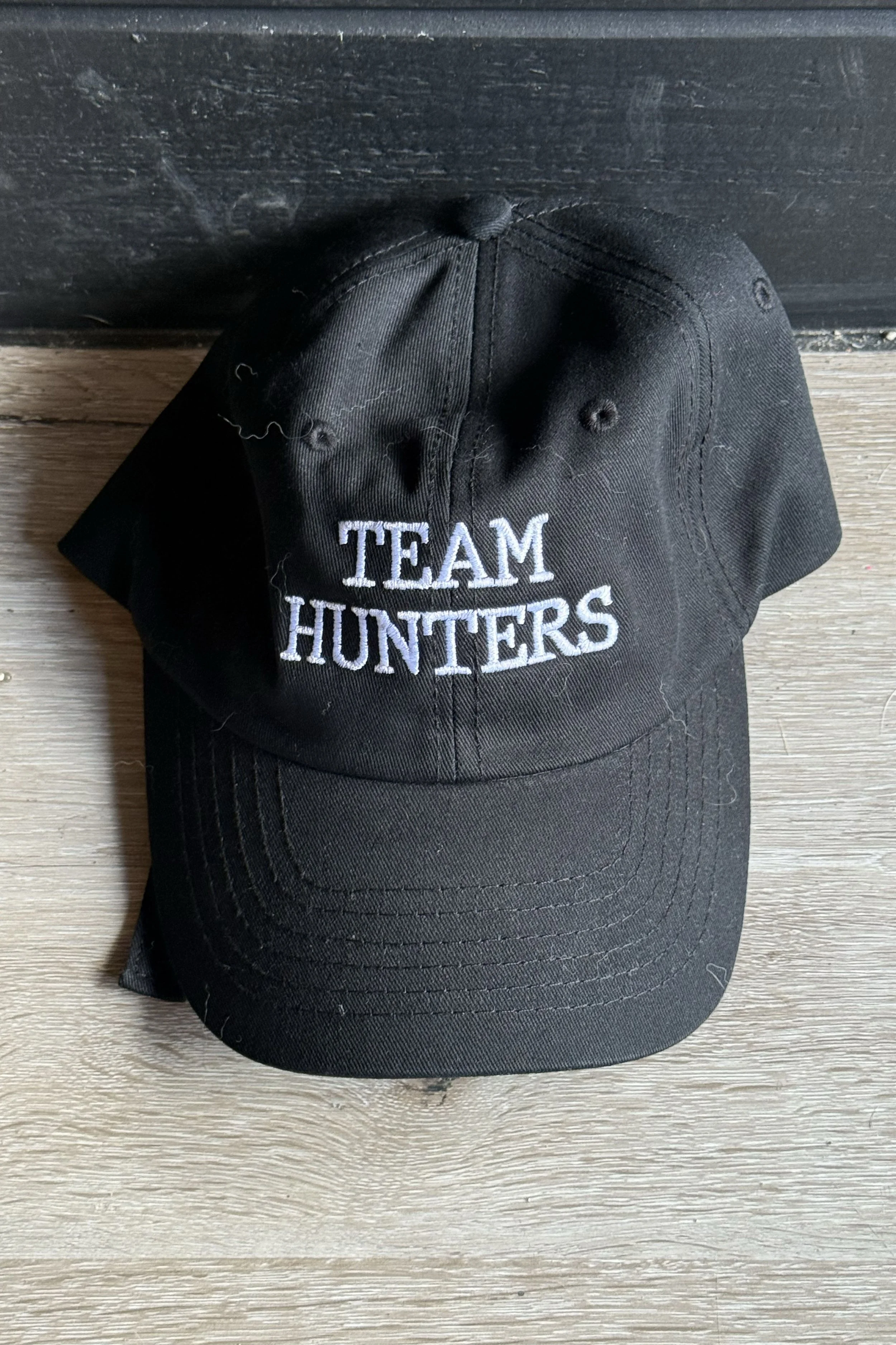 Equine & Design "Team Hunters" Baseball Cap In Black