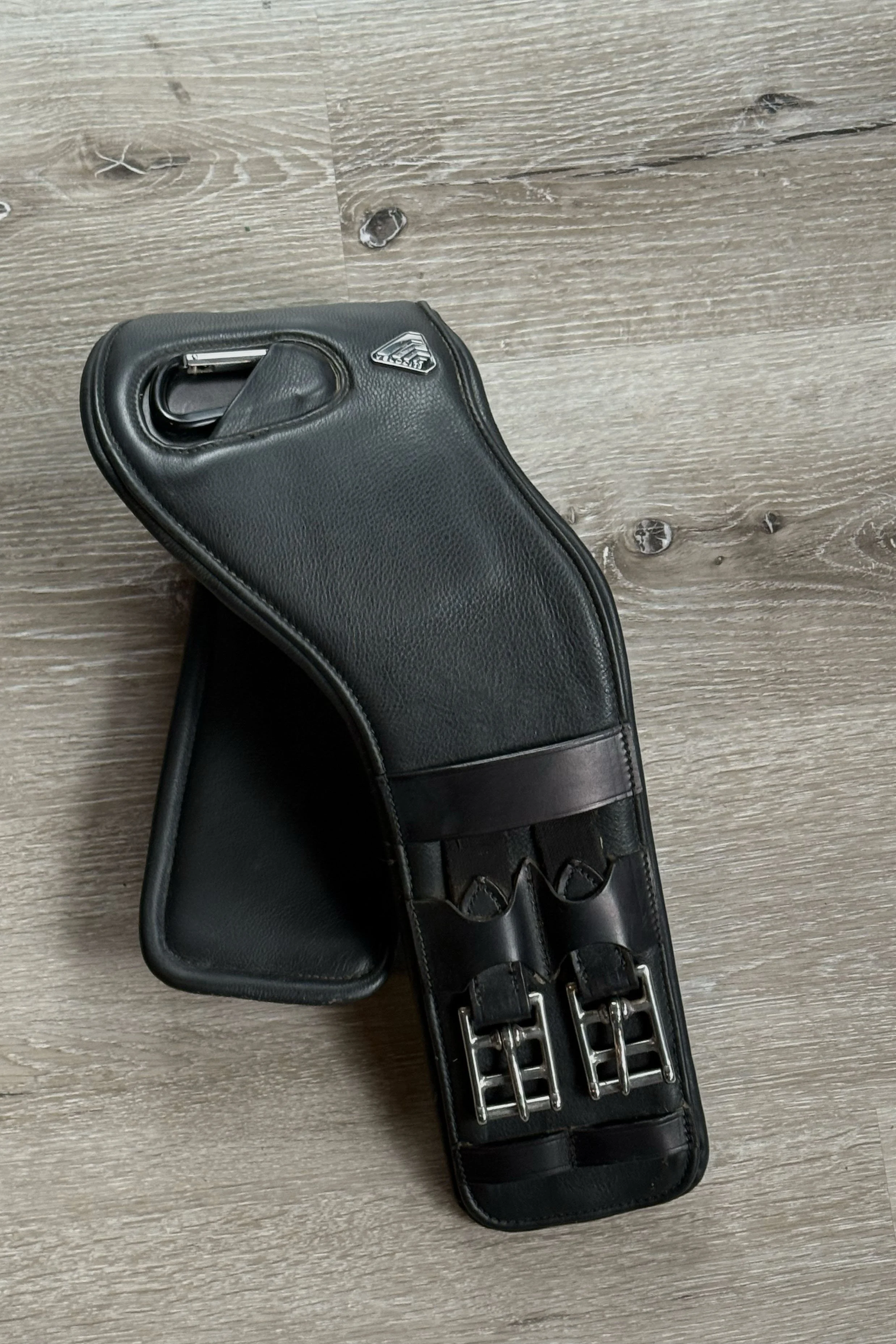 Shires Velocity Dressage Girth In Black - 26"