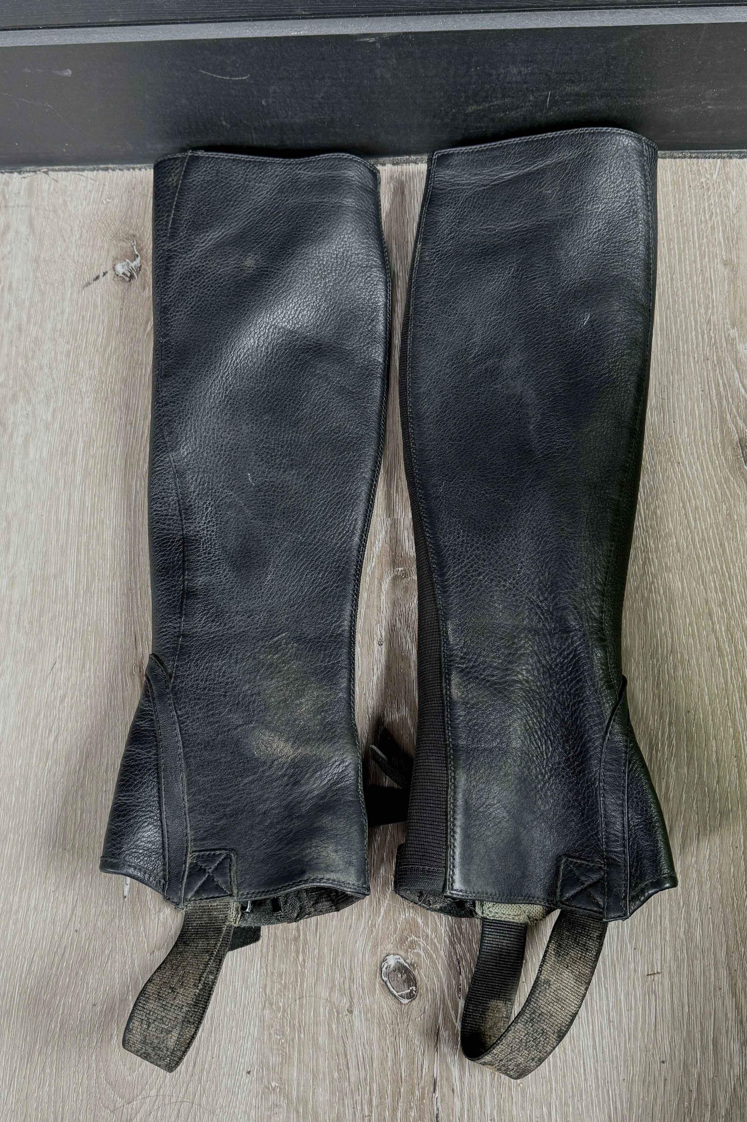 Ariat Breeze Half Chaps In Black - XST