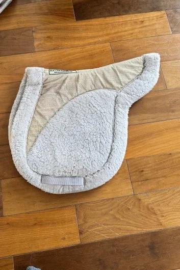 Success Equestrian Deluxe Hunter Pad in size Large