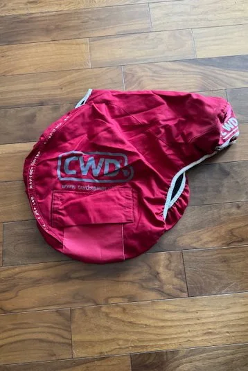 CWD Close Contact Saddle Cover In Red