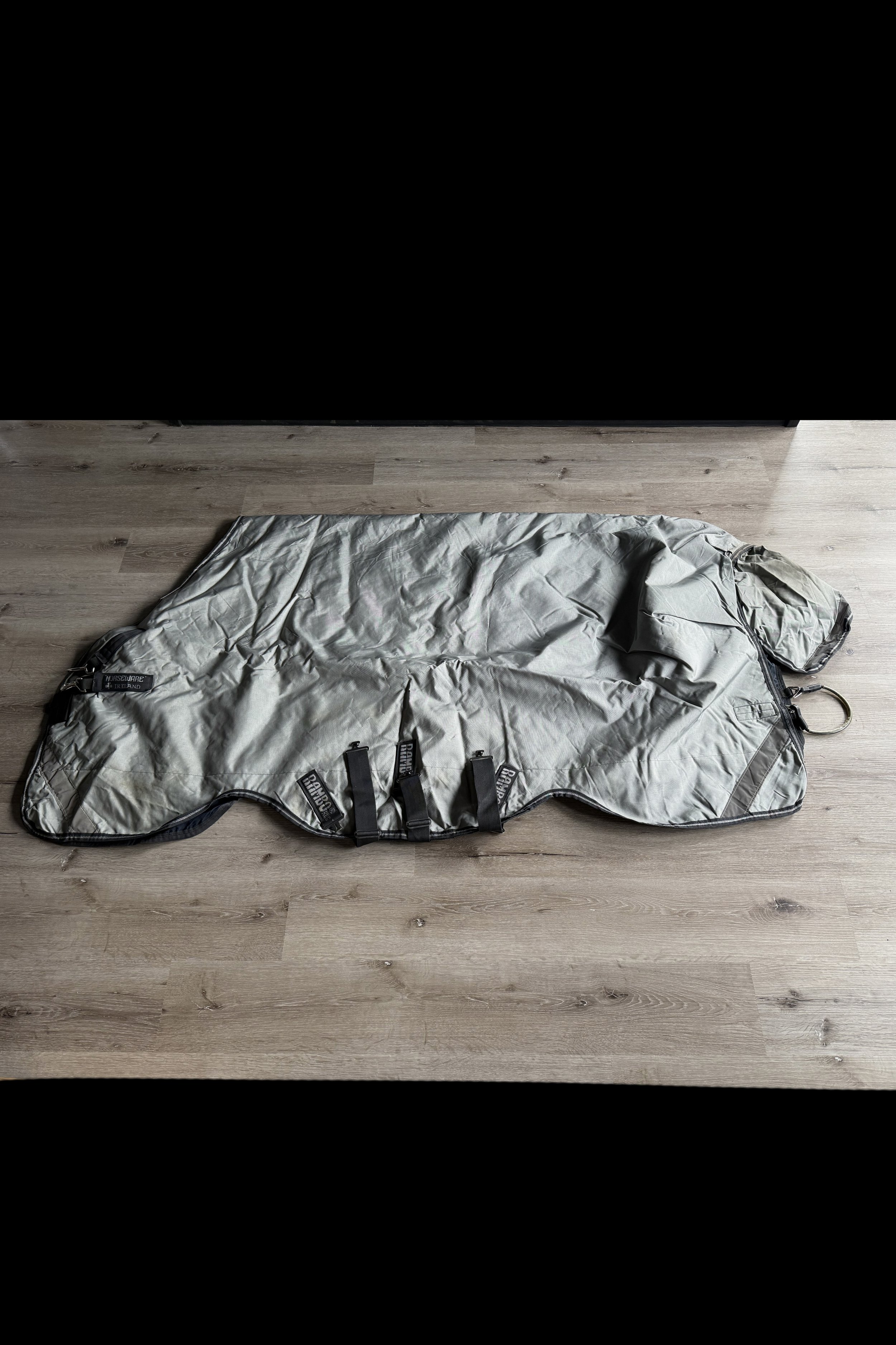 Horseware Rambo 100G Turnout With Light Reflection In Grey With Navy Trim - 75"