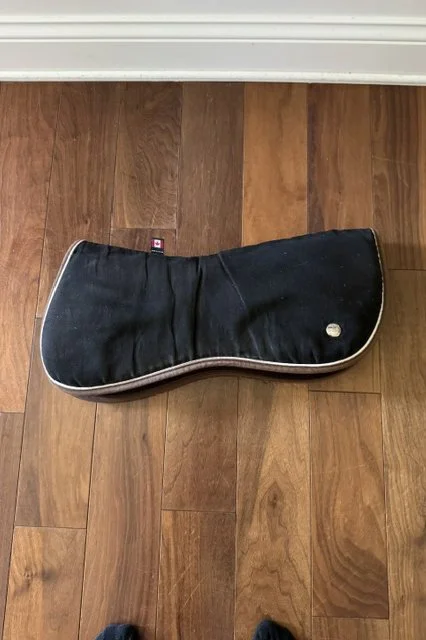 Ogilvy Memory Foam Half Pad In Black With Brown Trim & White Piping - Regular