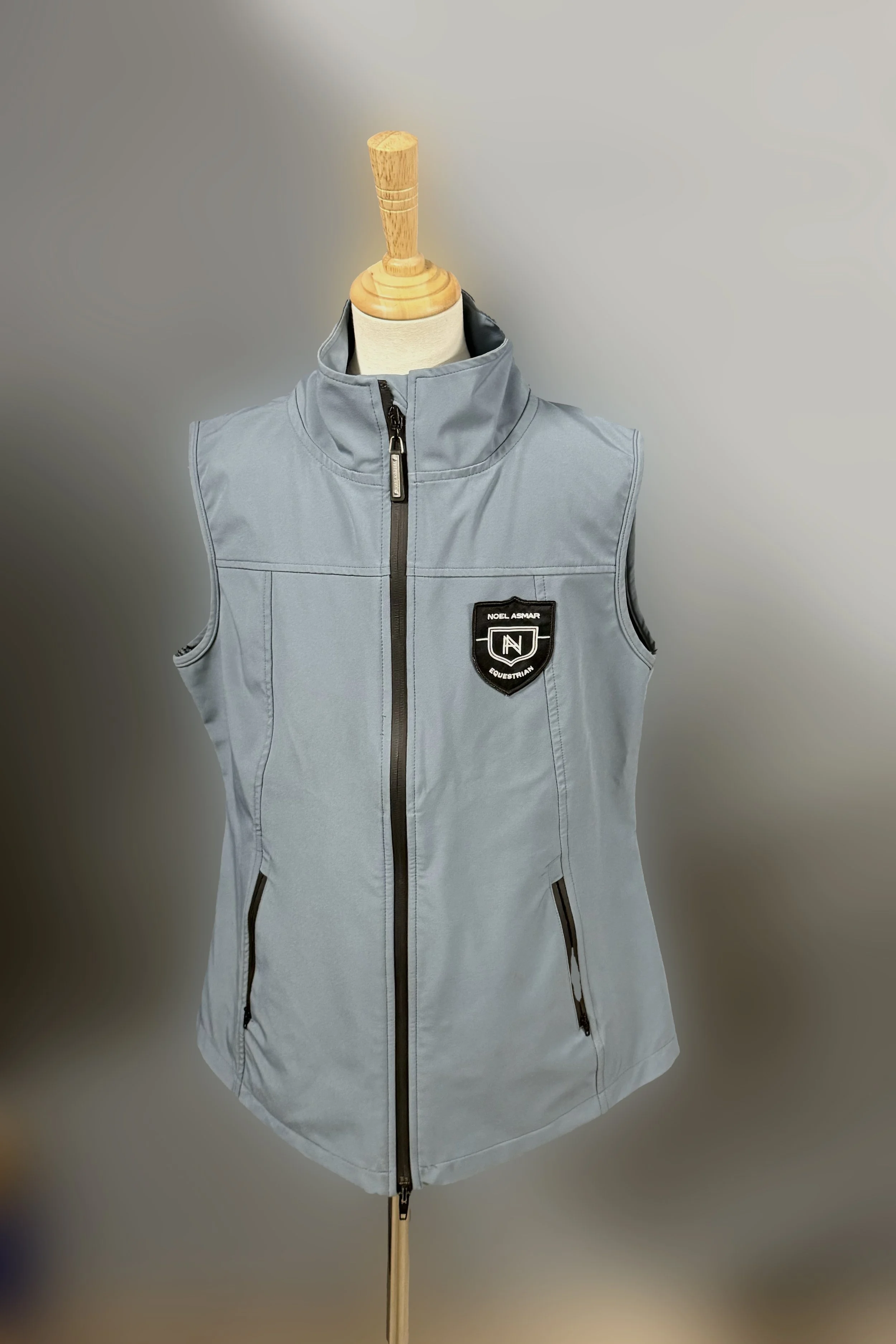 noel vest 1 .jpg
