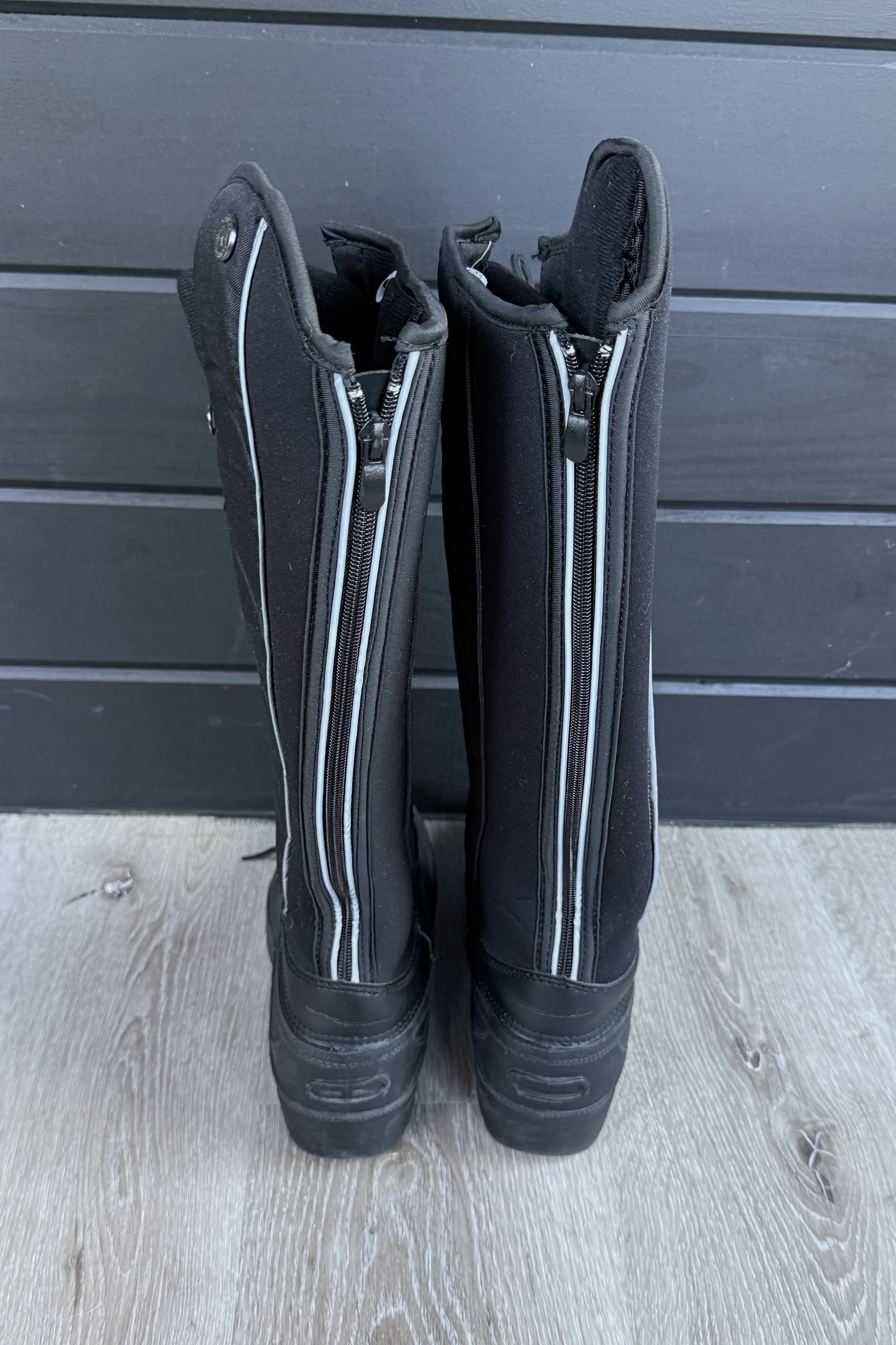 winter boots 4.jpg