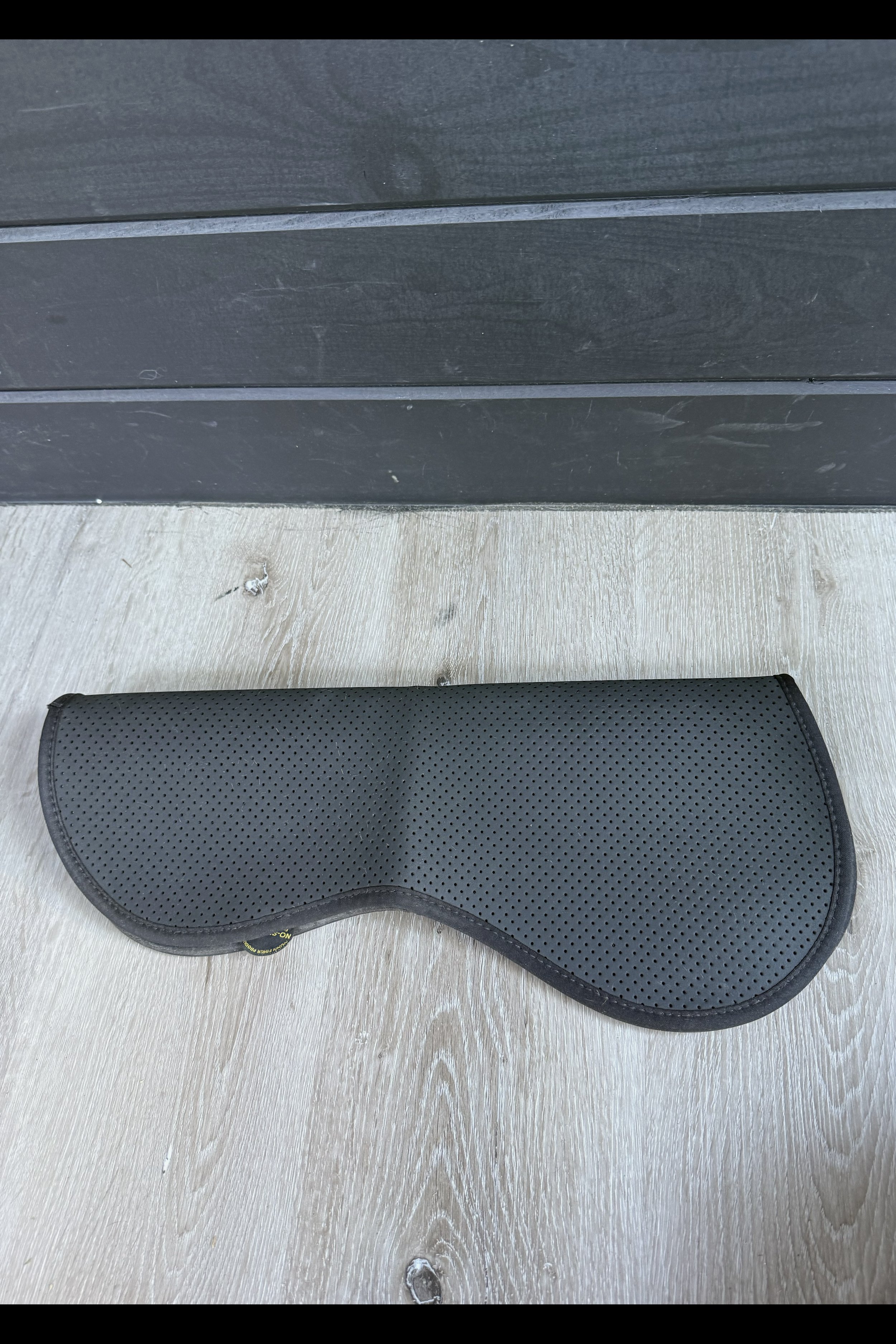 Nunn Finer Ultra No Slip Contour Pad - Black